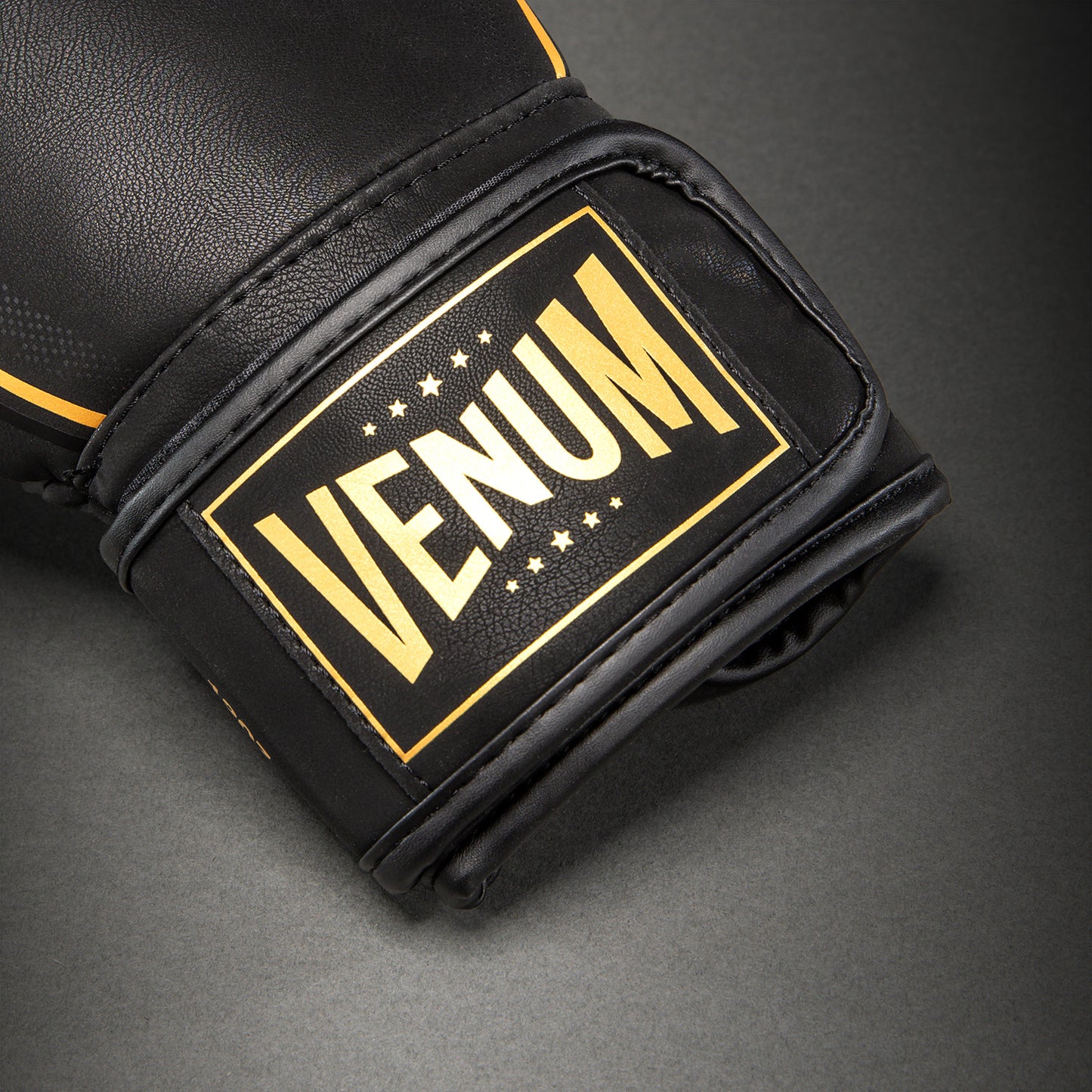 Venum G-Core Guantoni da boxe - Nero/Oro