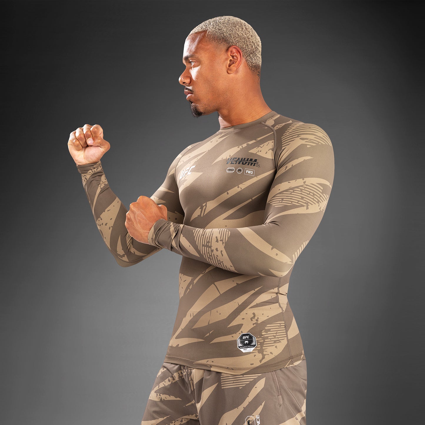 UFC Adrenaline by Venum Fight Week performance Rashguard A Manica Lunga - Desert Camo