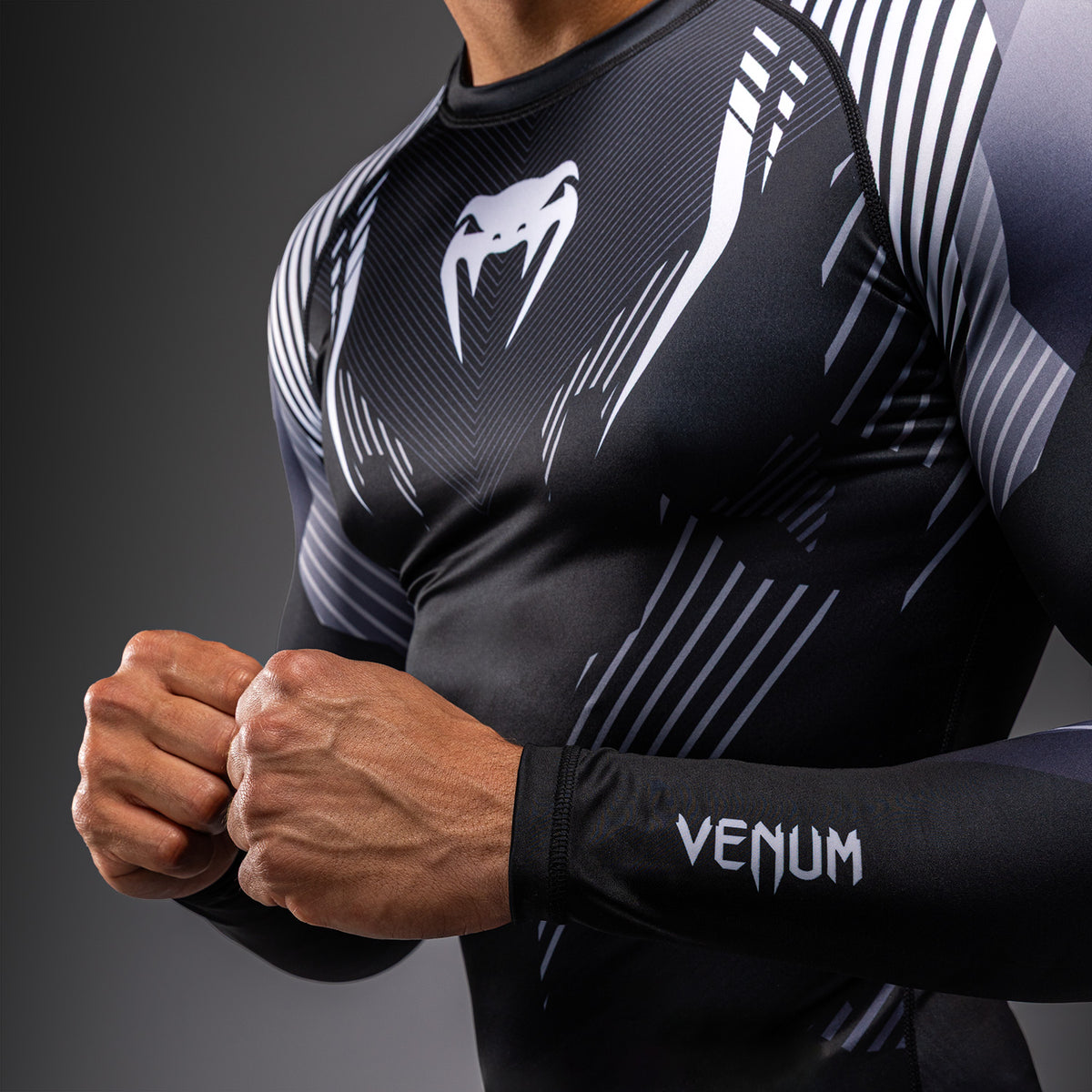 Venum No-Gi 6.0 Rashguard a Maniche Lunghe - Nero/Bianco