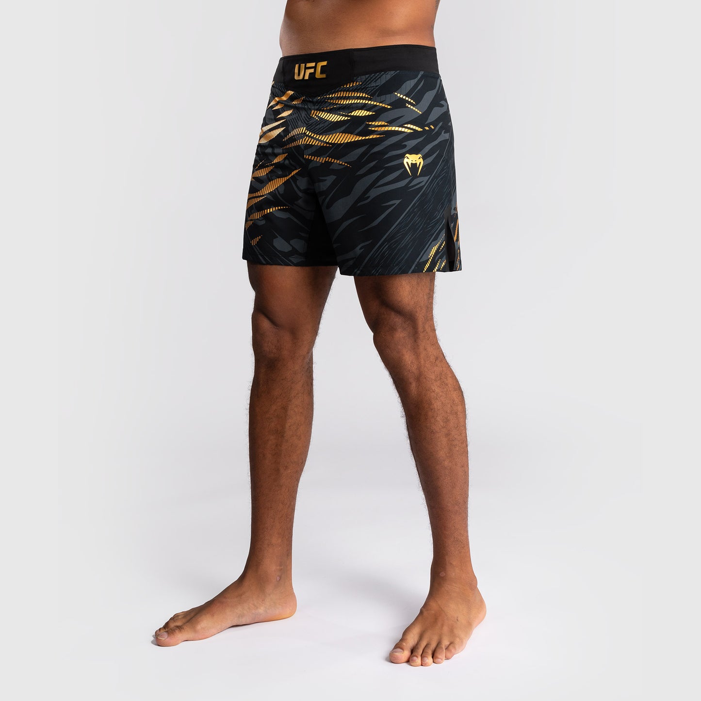 UFC Fusion by Venum Personalizzati Authentic Fight Night Shorts da Lotta per Uomo - Fit Corto - Campione