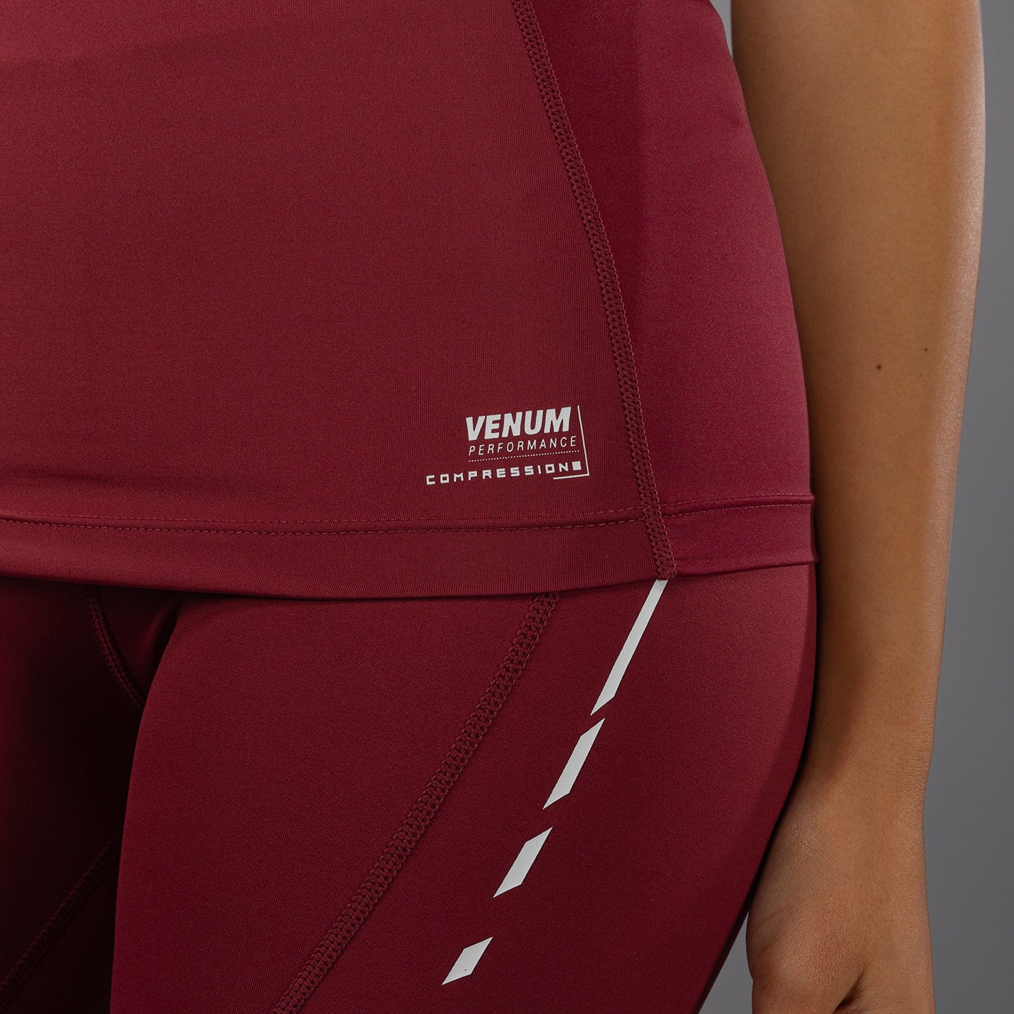 Venum Adrenaline Canotta tecnica Dry Tech da donna – Borgogna/Rosa