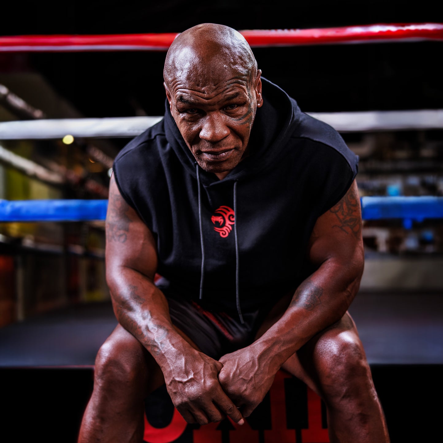Venum x Mike Tyson Tiger Felpa senza maniche - Nero profondo/Rosso intenso