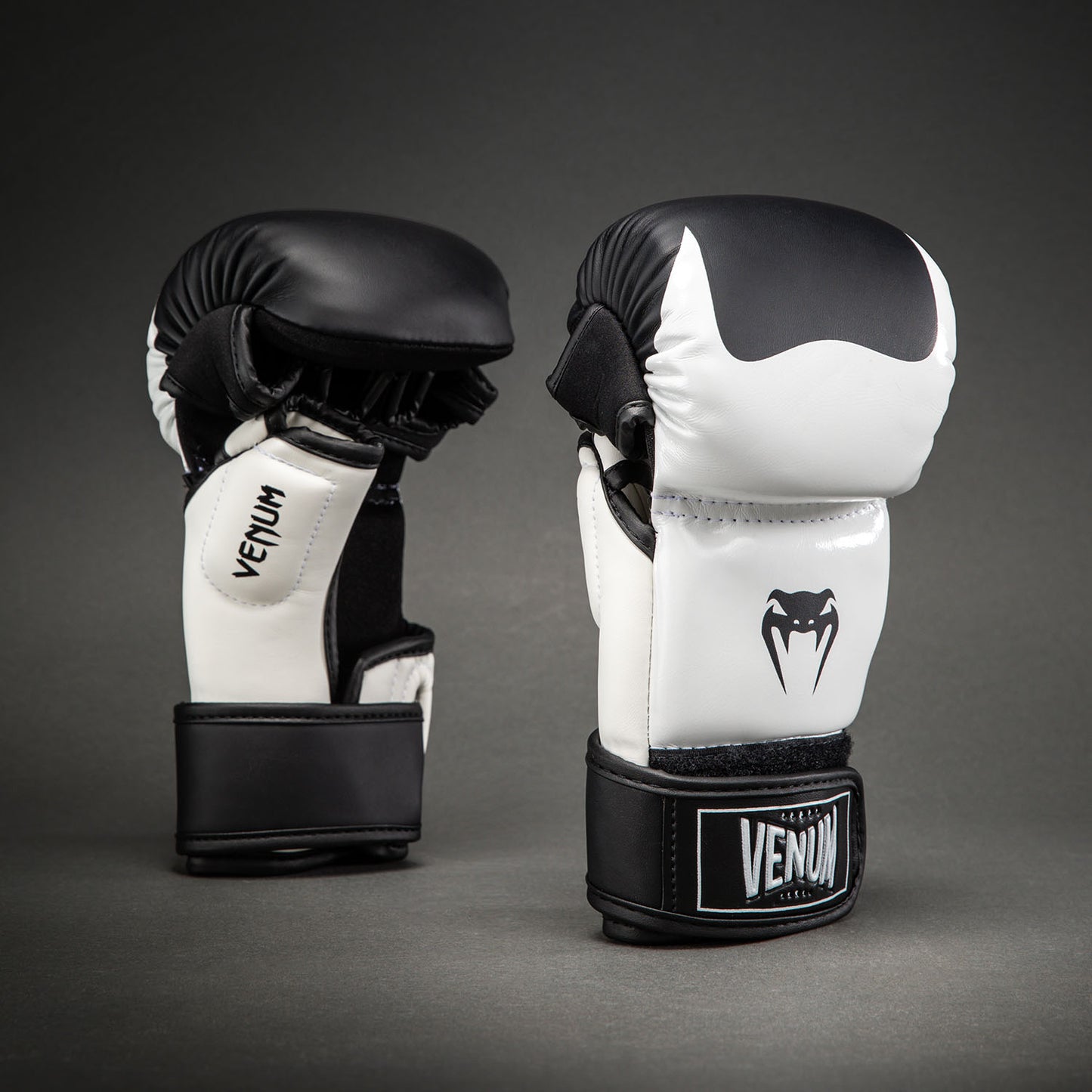 Venum Attack 2.0 Guanti da Sparring – Nero/Bianco