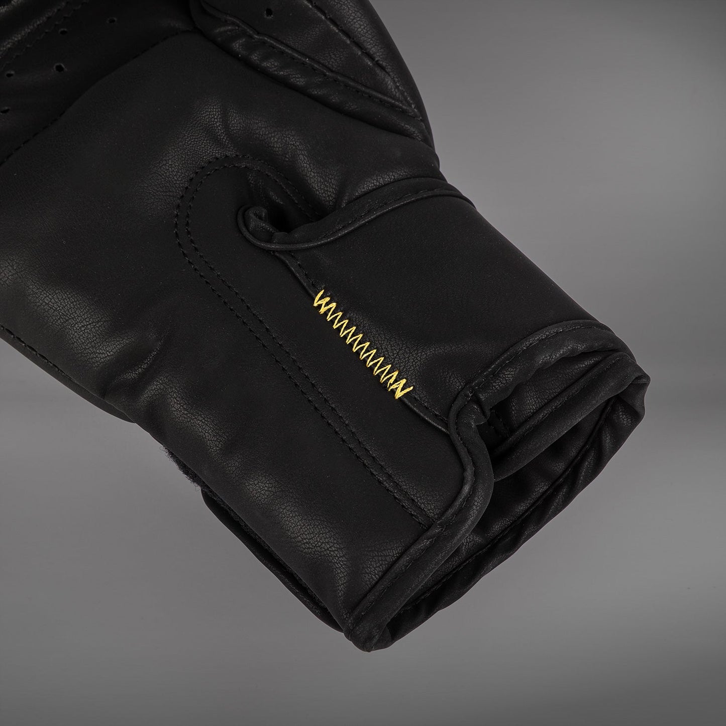 Venum Serpenti Guanti da boxe – Nero/Argento/Oro
