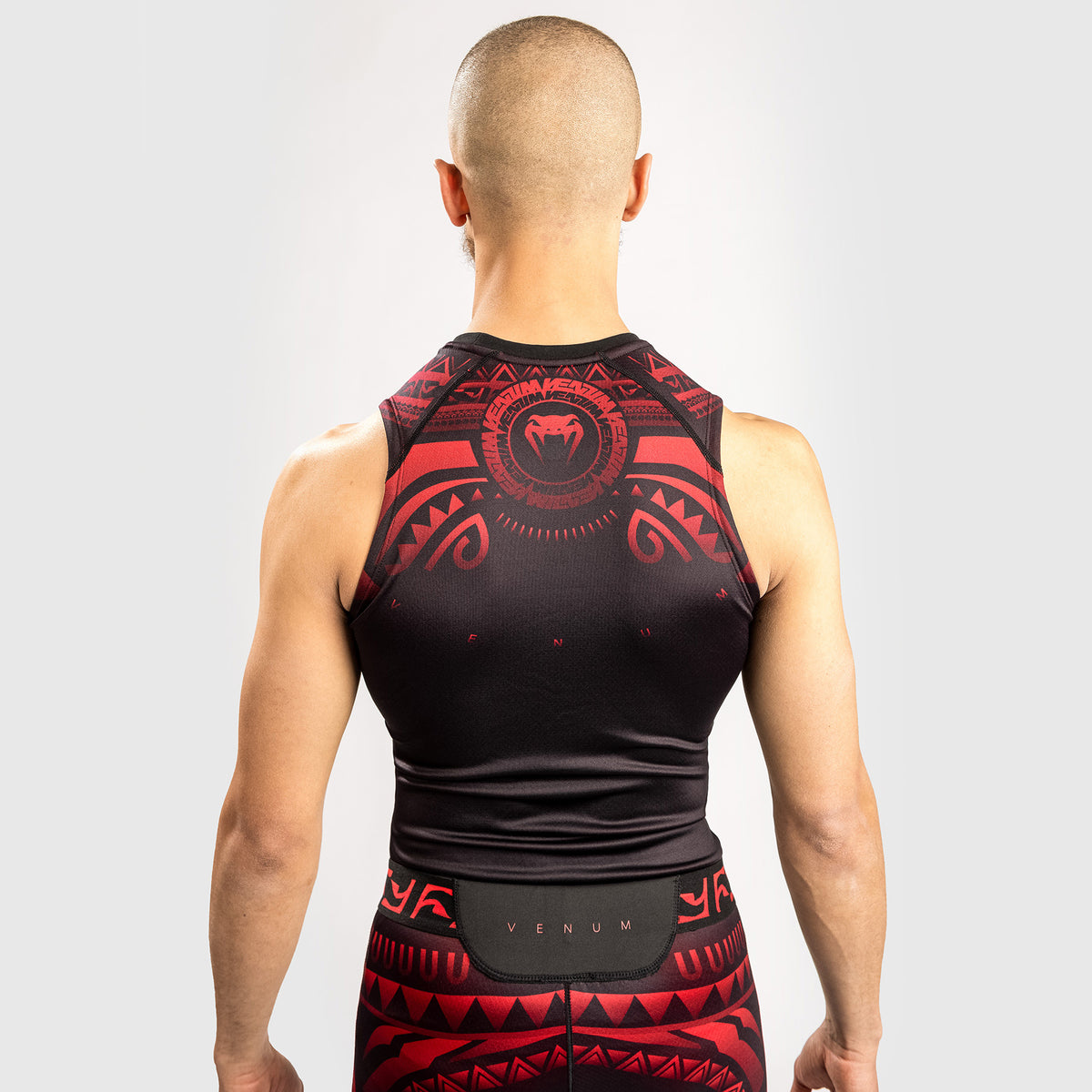 Venum Nakahi Rashguard Senza Maniche - Nero/Rosso
