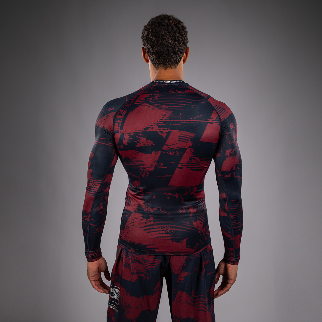 UFC Zenith by Venum Authentic Fight Week Rashguard maniche lunghe Performance Uomo - Blu navy/Bordeaux/Argento