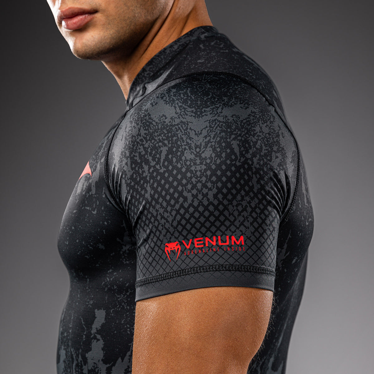 Venum x Batman Rashguard a maniche corte - Nero/Grigio/Rosso
