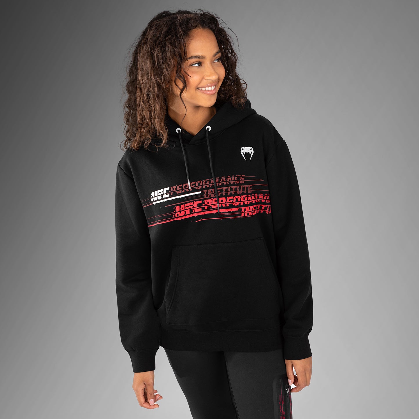 UFC Venum Performance Institute 2.0 Felpa con cappuccio da donna - Nero/Rosso