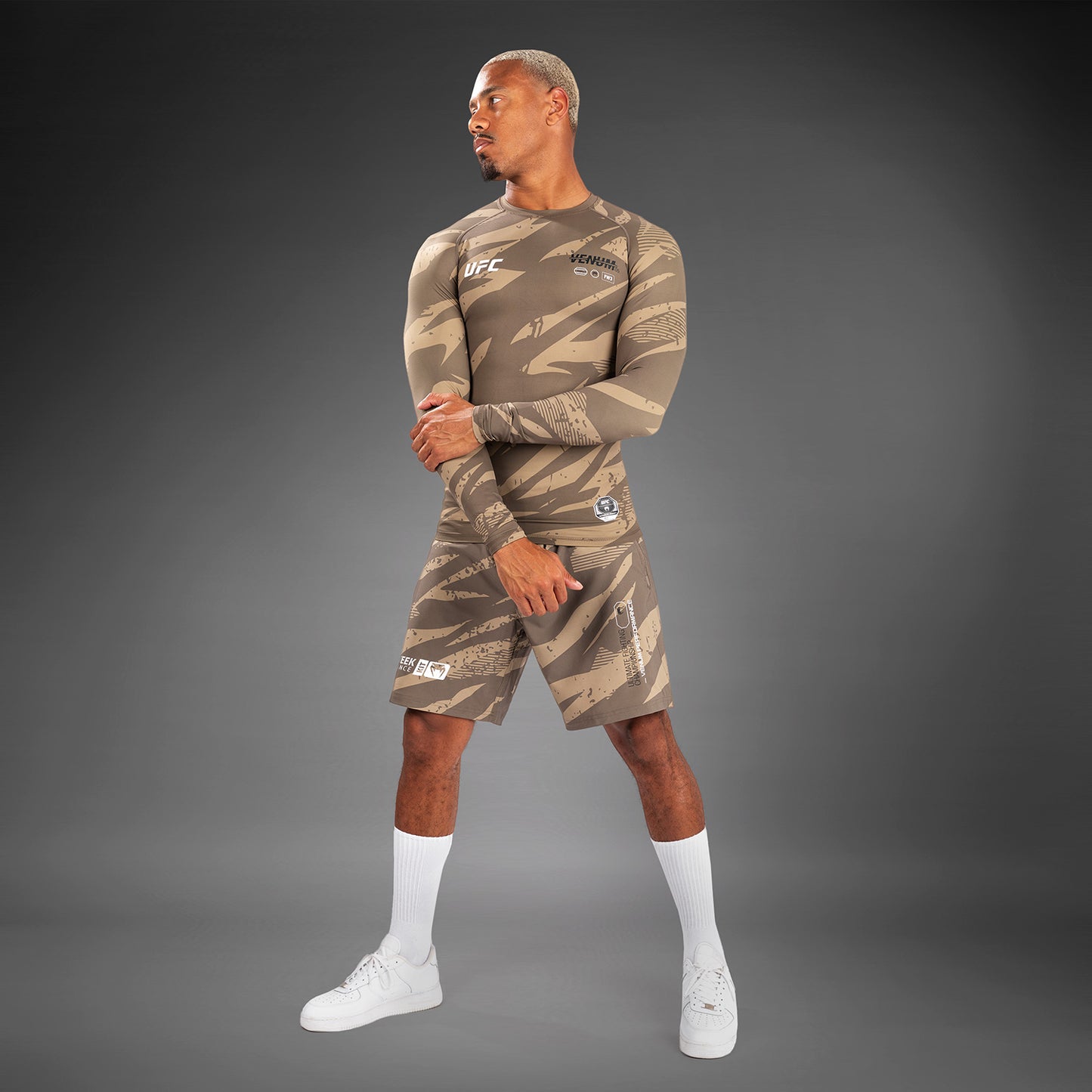 UFC Adrenaline by Venum Fight Week performance Rashguard A Manica Lunga - Desert Camo