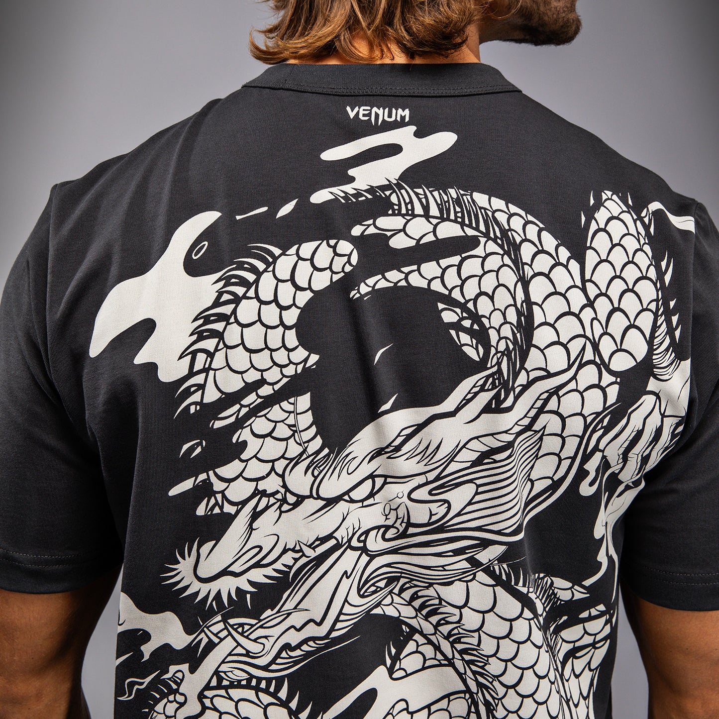 Venum Dragon’s Flight Maglietta da uomo - Grigio carbone/Bianco crema