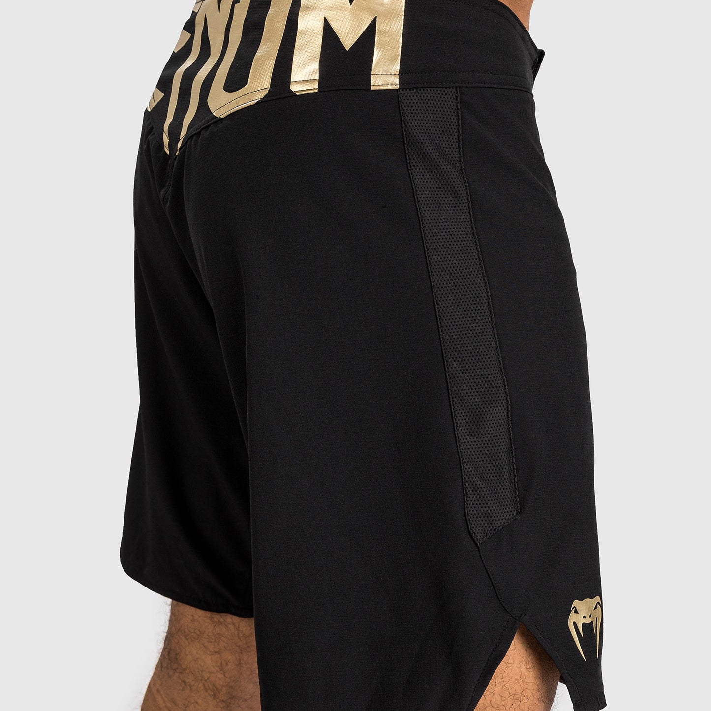 Venum Light 5.0 Fightshorts - Nero/Oro