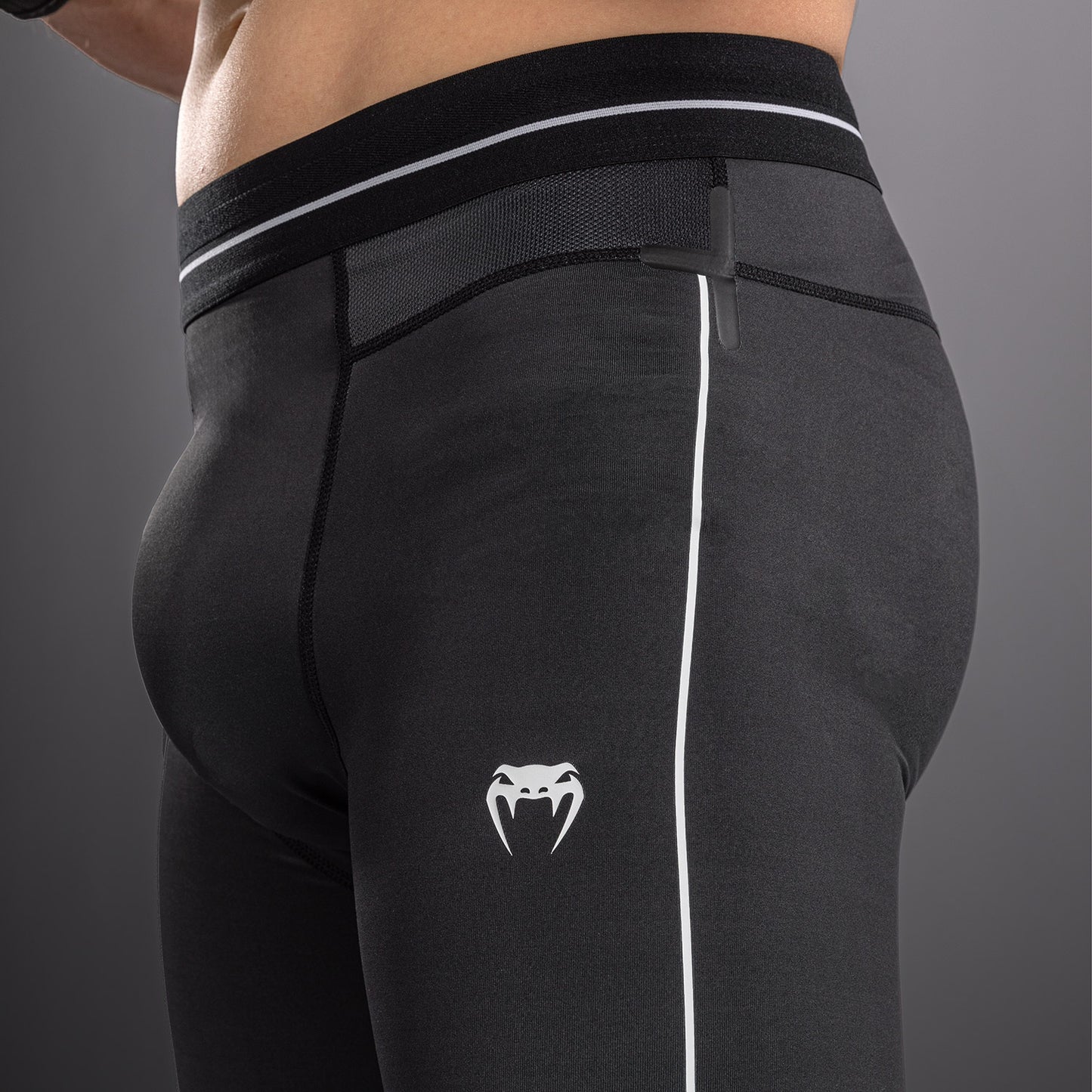 Venum Stealth Spats – Nero/Bianco
