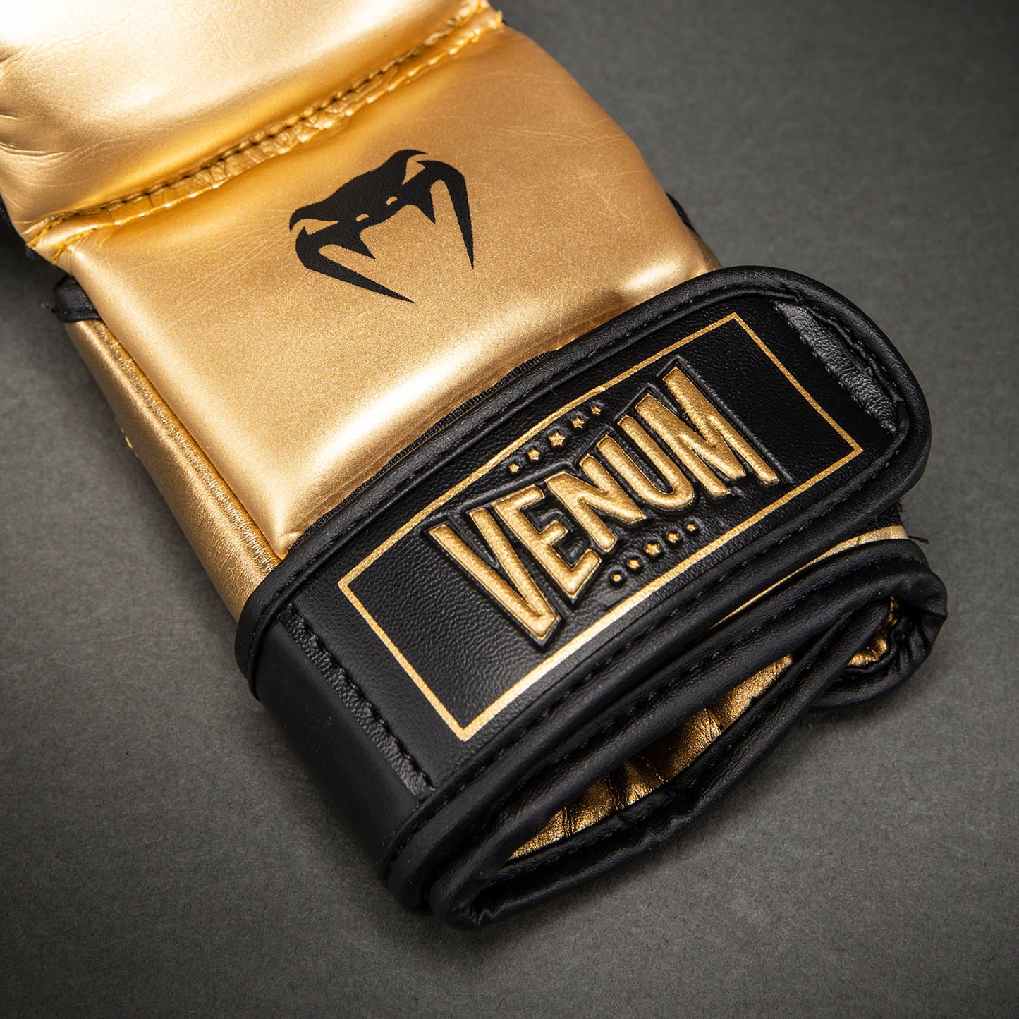 Venum Attack 2.0 Guanti da Sparring – Oro/Nero