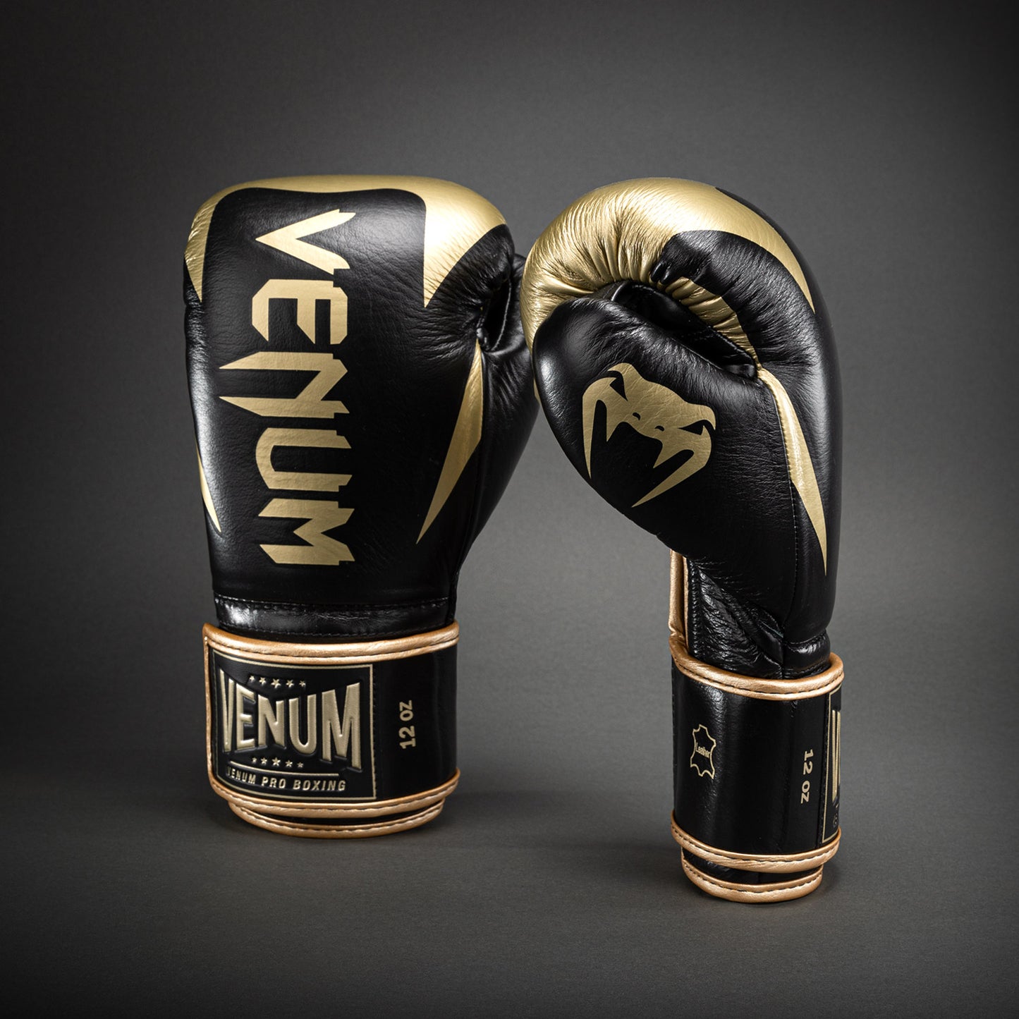 Guantoni da boxe Venum Hammer Pro con chiusura in velcro - Nero/Oro