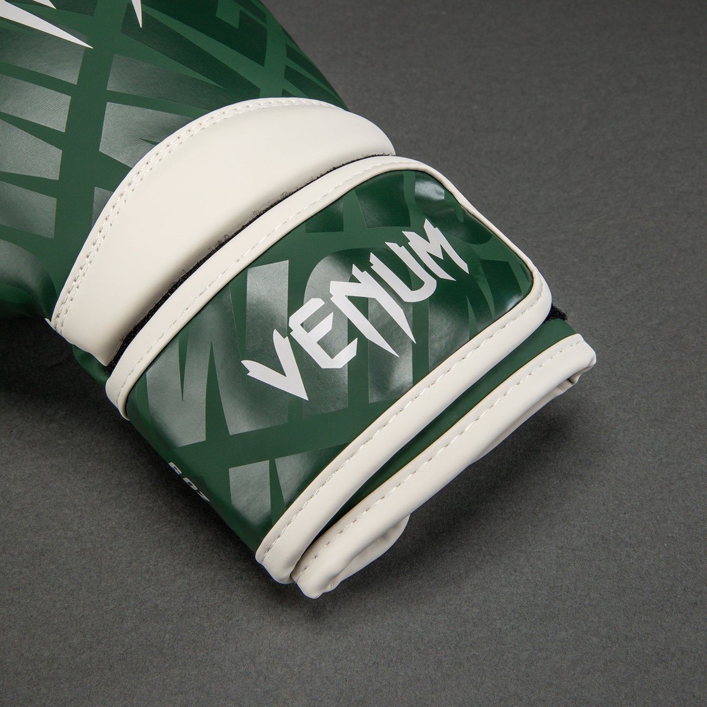 Venum Contender 1.5 XT Guantoni da Boxe per bambini - Verde Foresta/Avorio