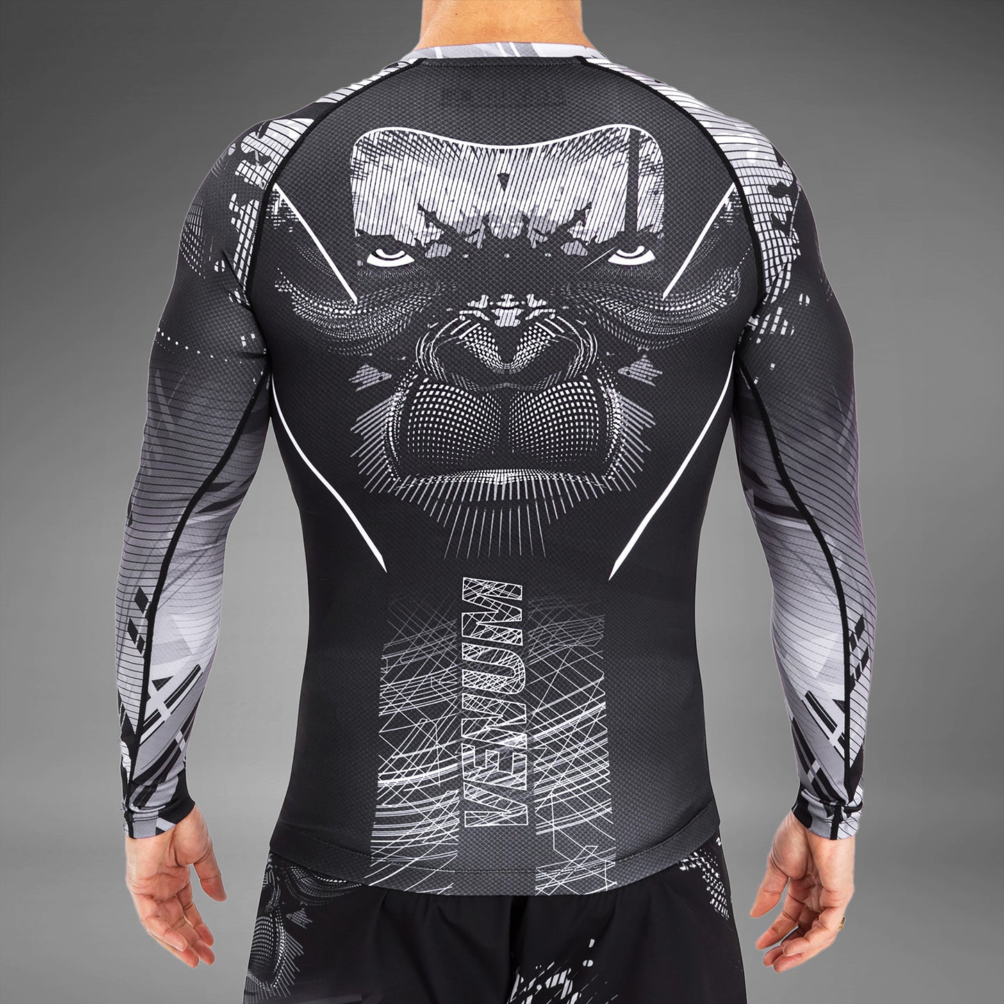 Venum Gorilla Jungle Rashguard a maniche lunghe - Nero/Bianco