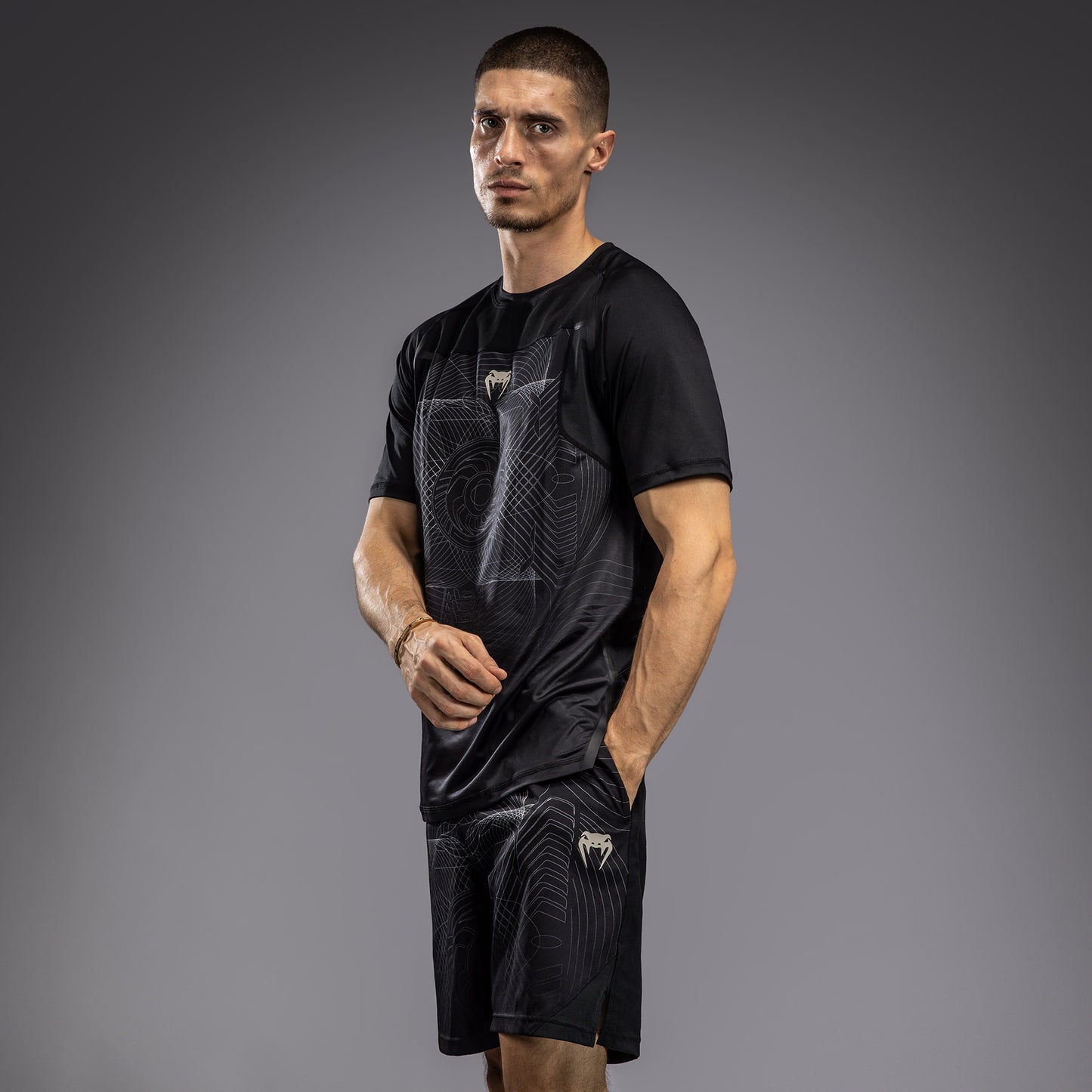 Venum G-Fit Air Maglietta Uomo Dry-Tech - Nero Profondo/Sabbia Del Deserto