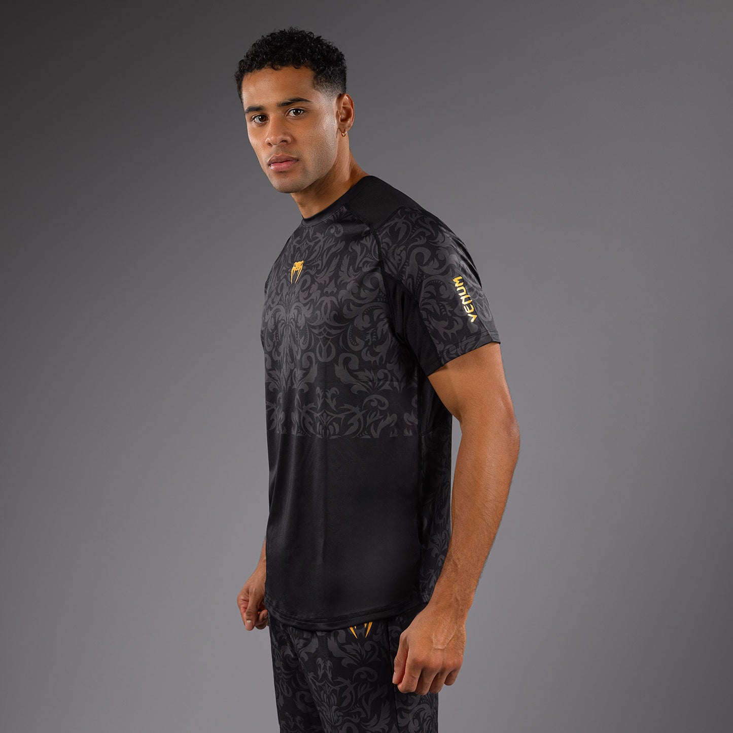 Venum x Topuria Unmatched Edition Maglietta Dry-Tech - Nero/Oro