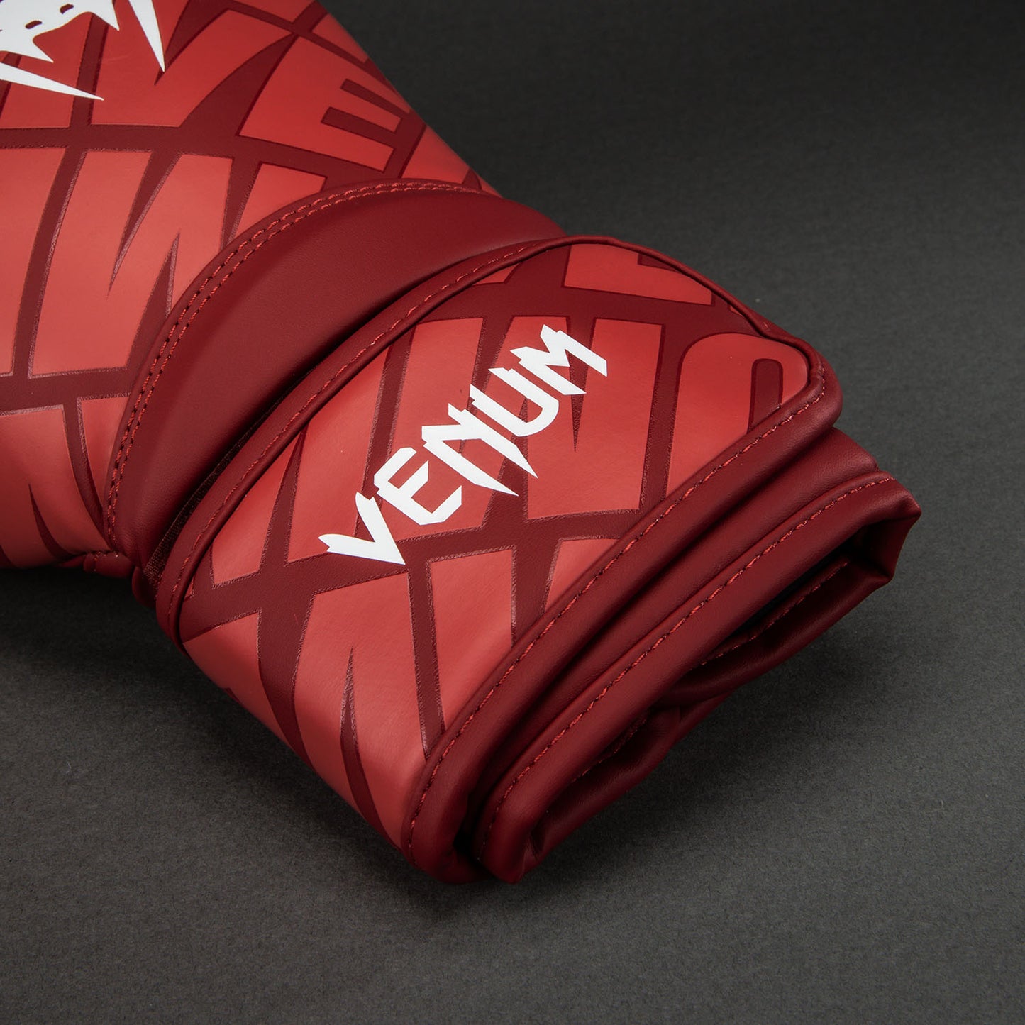 Venum Contender 1.5 XT 3D Guantoni da boxe – Rosso Ciliegia/Bianco