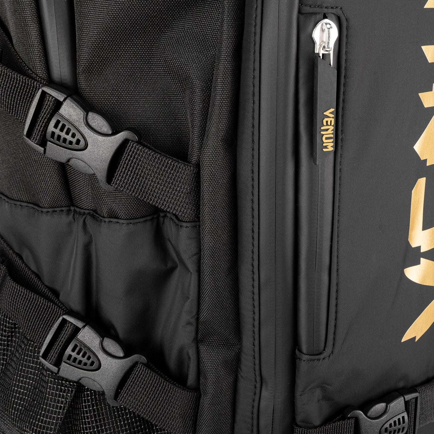 Venum Challenger Xtrem Evo Zaino (50-63L) – Nero/Oro