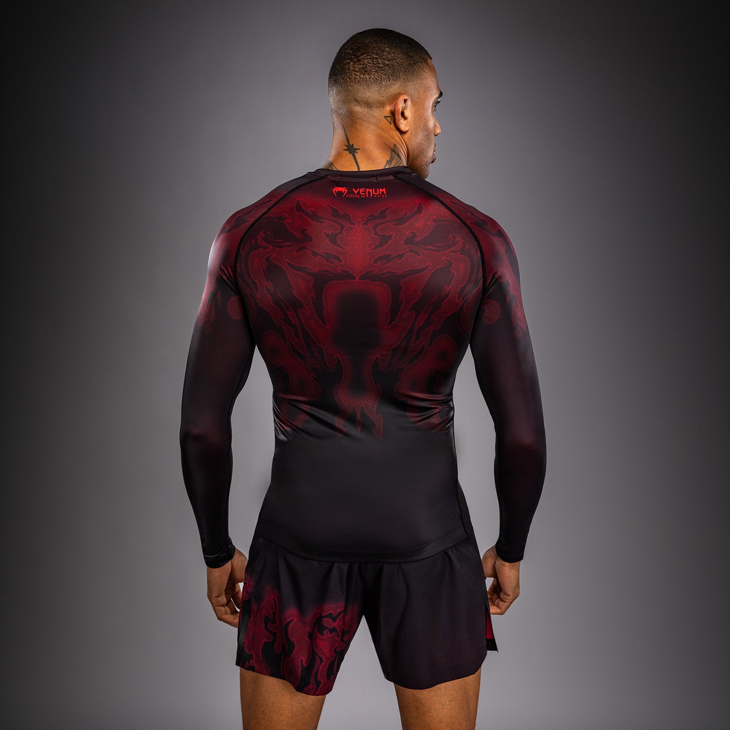 Venum Spectre Rashguard a Maniche Lunghe – Nero/Rosso