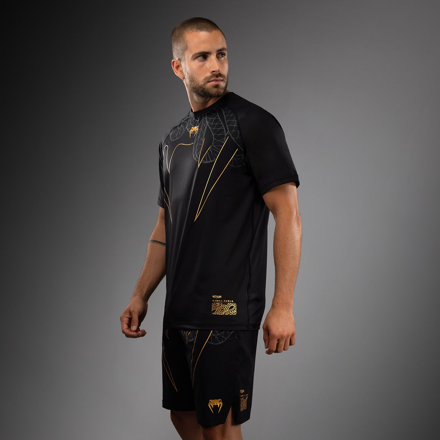Venum Serpenti Dry Tech T-Shirt – Nero/Argento/Oro