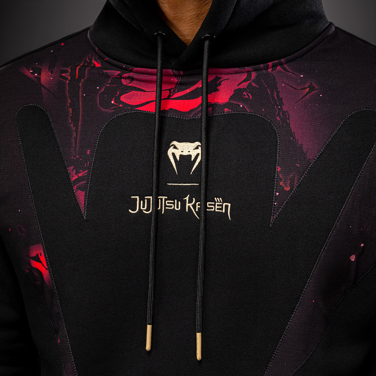 Jujutsu Kaisen x Venum Itadori Felpa con Cappuccio Itadori – Nero/Rosso