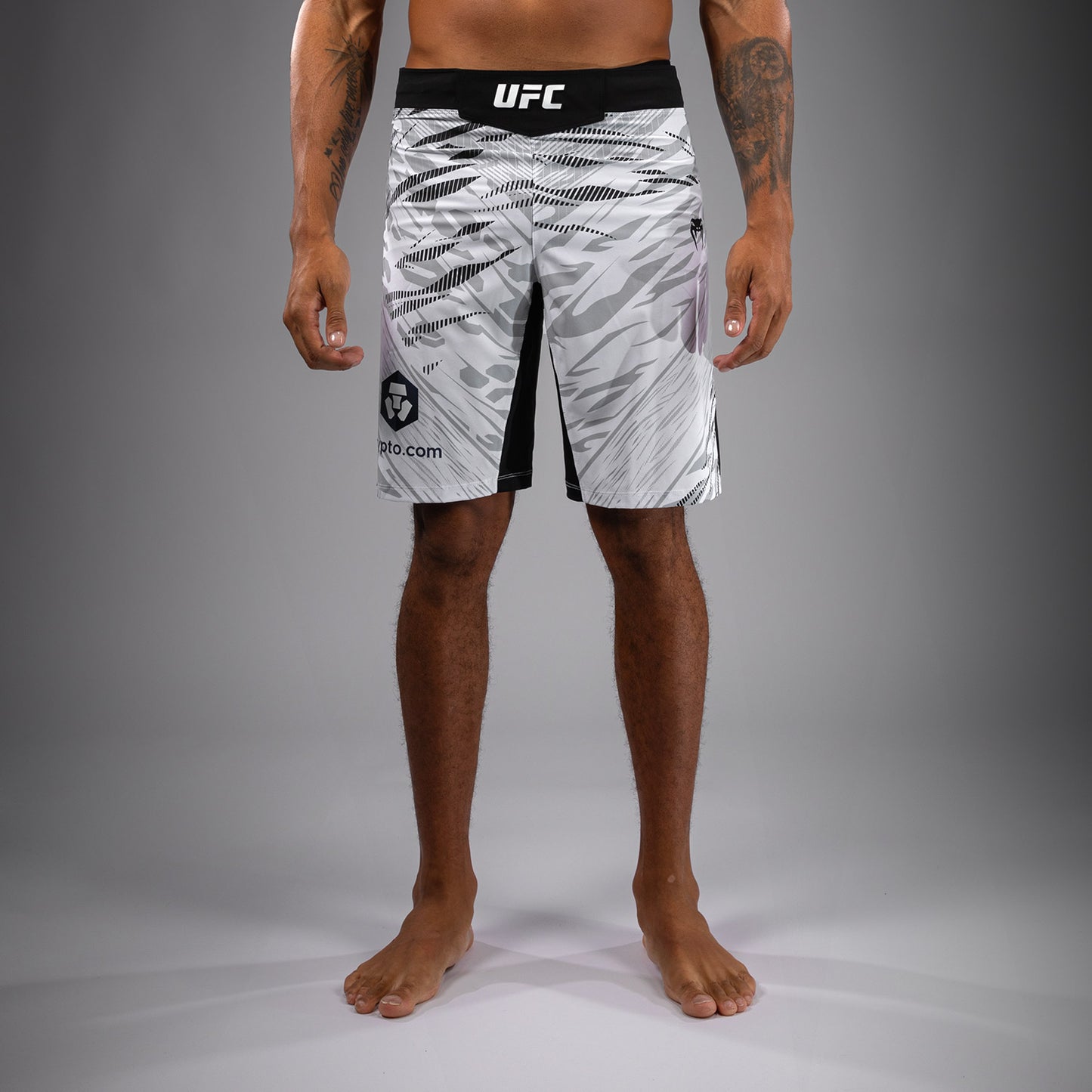 UFC Fusion by Venum Authentic Fight Night Shorts da Lotta per Uomo - Fit Largo - Bianco