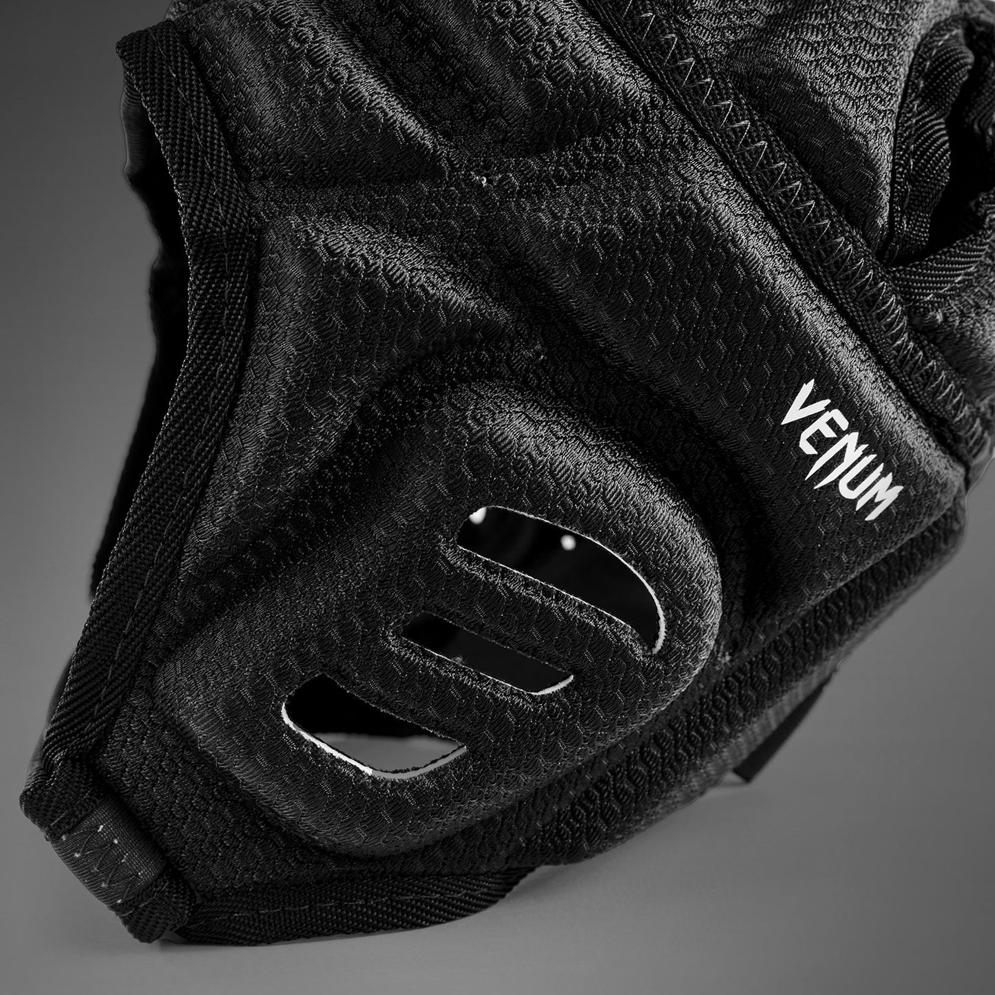 Venum Elite Casco Protettivo Softshell – Nero/Bianco