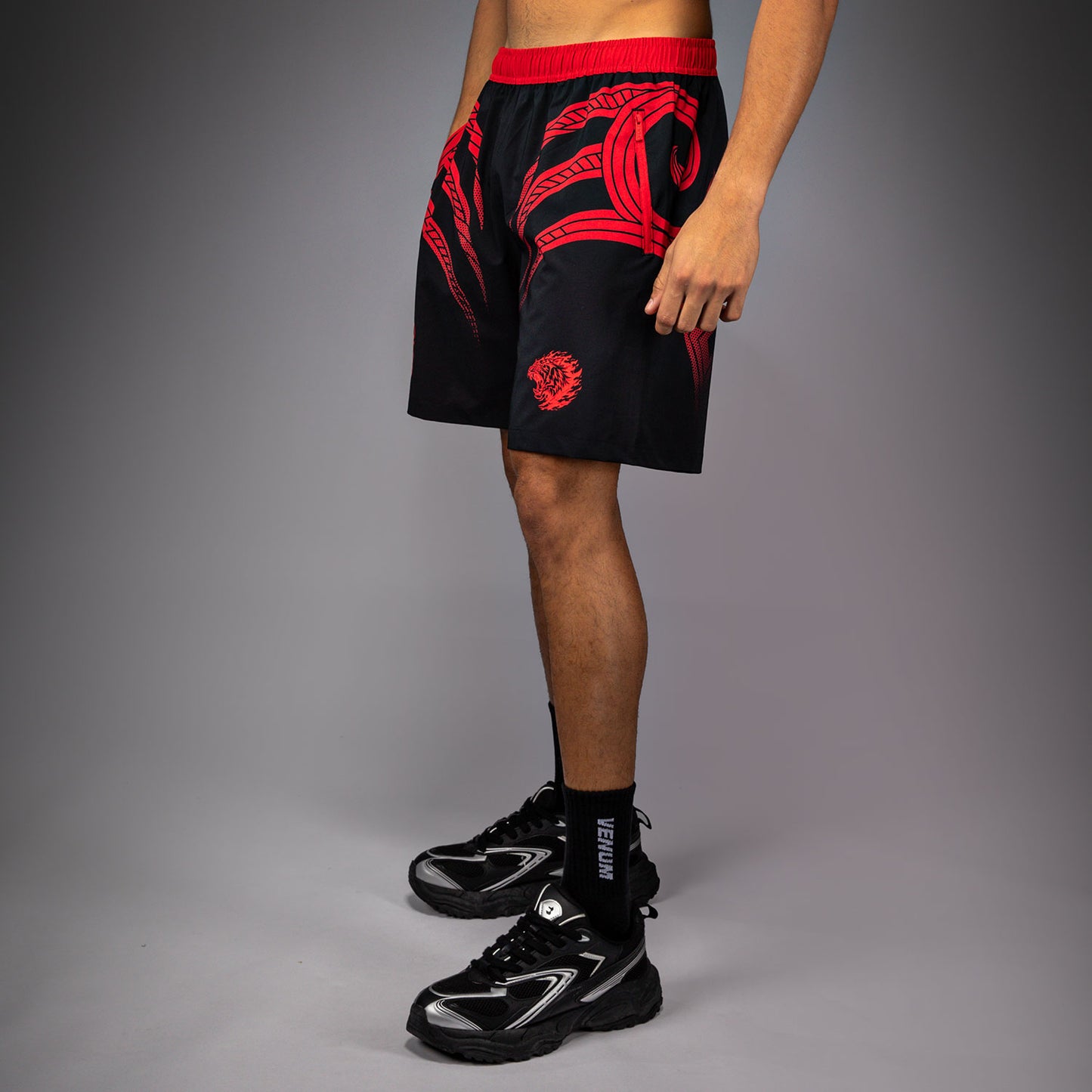Venum x Mike Tyson Tiger Training Pantaloncini da allenamento - Nero profondo/Rosso intenso