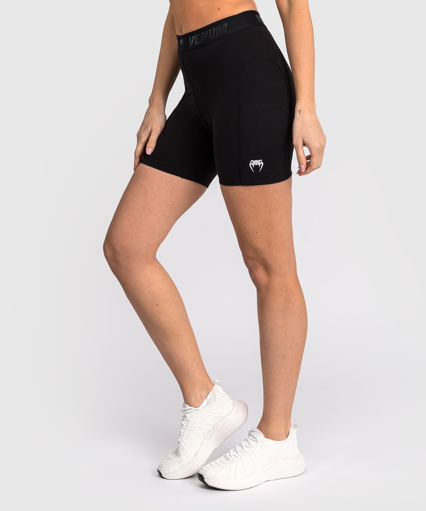 Venum Elevate Pantaloncini lunghi Vale Tudo da donna - Nero