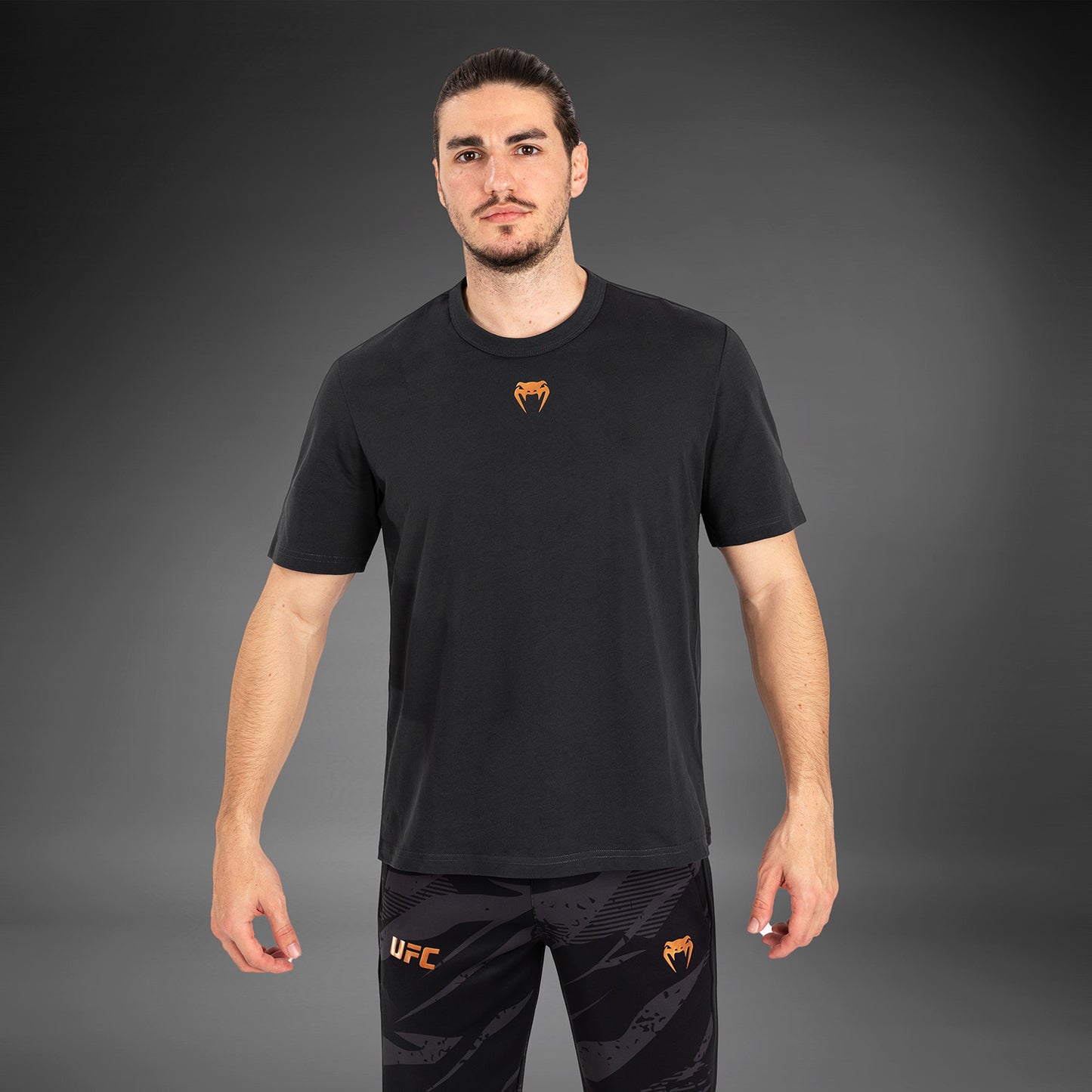 UFC Adrenaline by Venum Fight Week T-Shirt A Maniche Corte da Uomo - Antracite Grigio