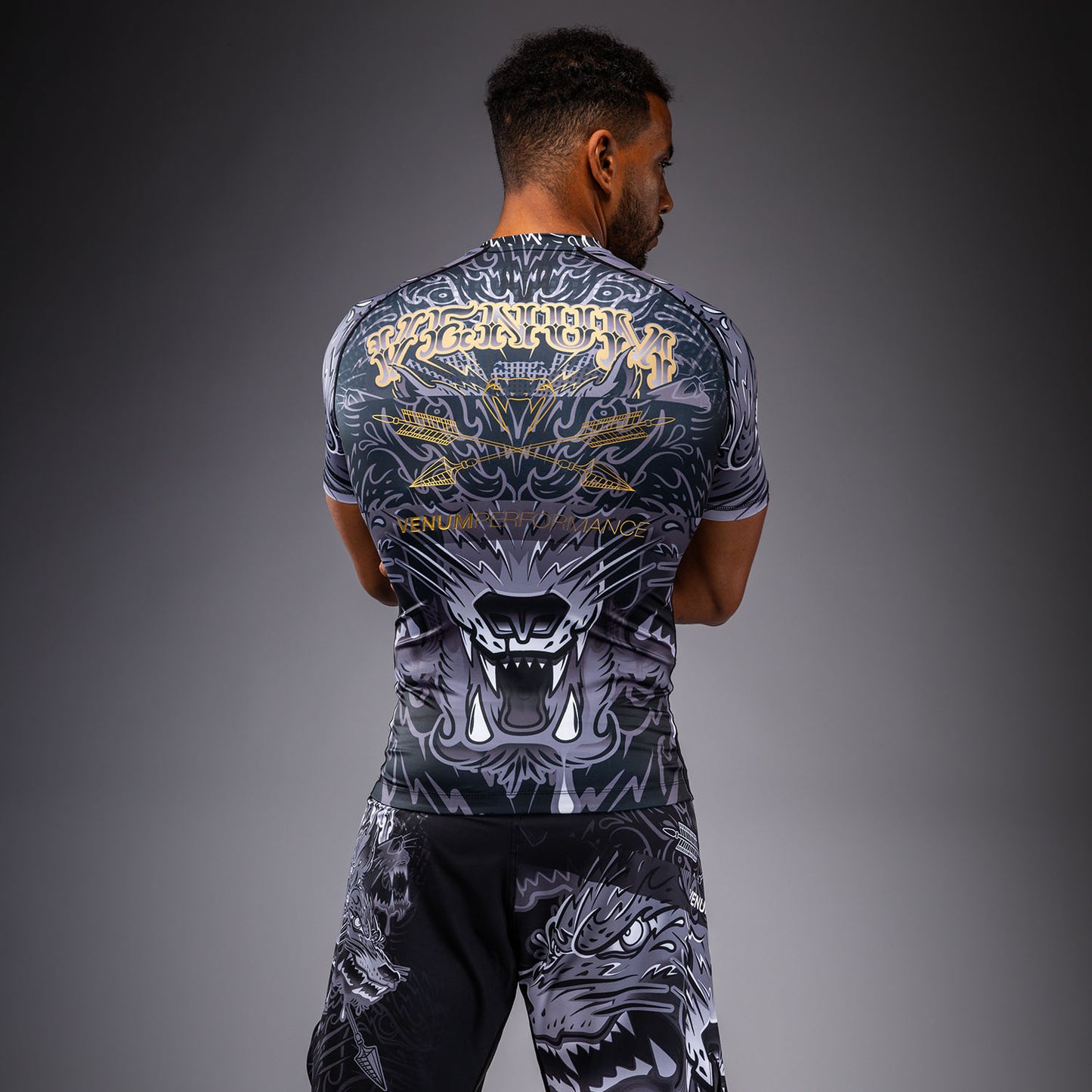 Venum Wolf Atak Rashguard a Maniche Corte – Nero/Grigio