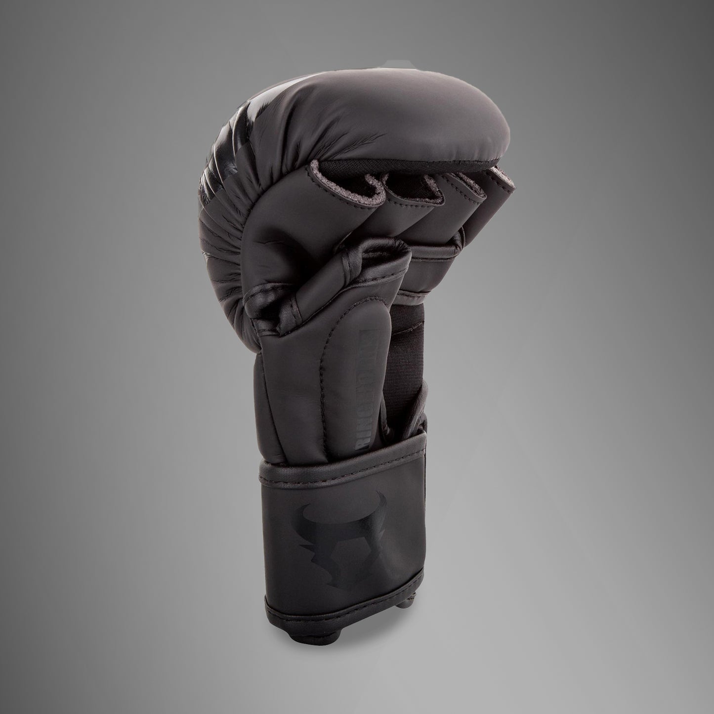 Venum Ringhorns Charger Guantoni da Sparring MMA - Nero/Nero