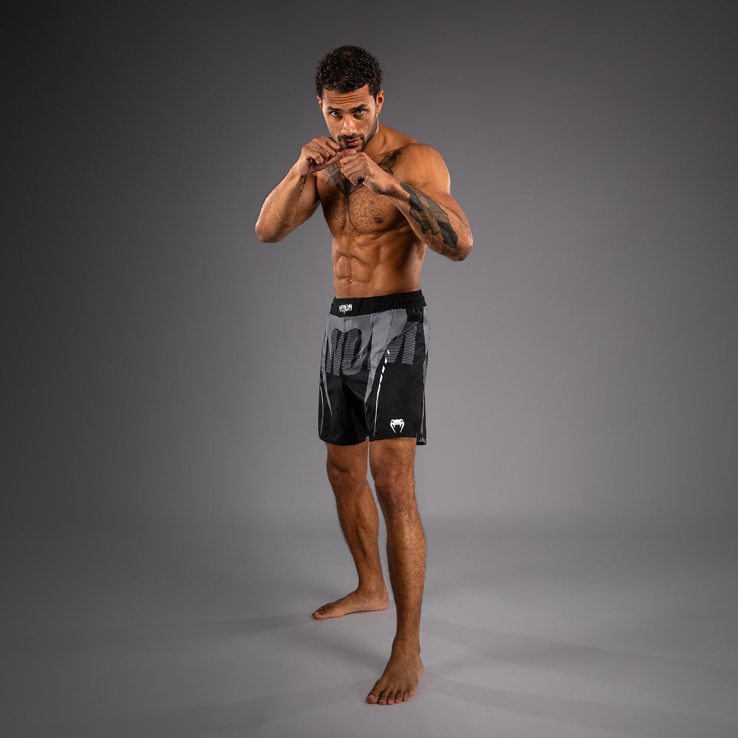 Venum Adrenaline Pantaloncini da combattimento – Nero/Grigio Argento