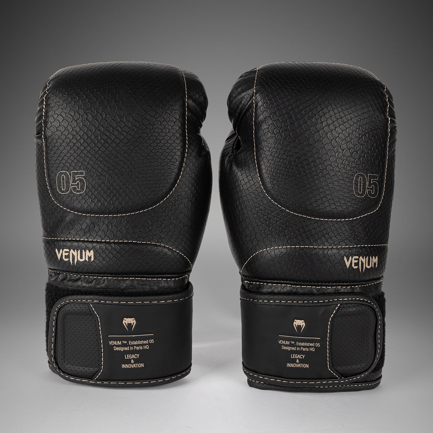 Venum Impact Evo Scales Guanti da boxe – Nero