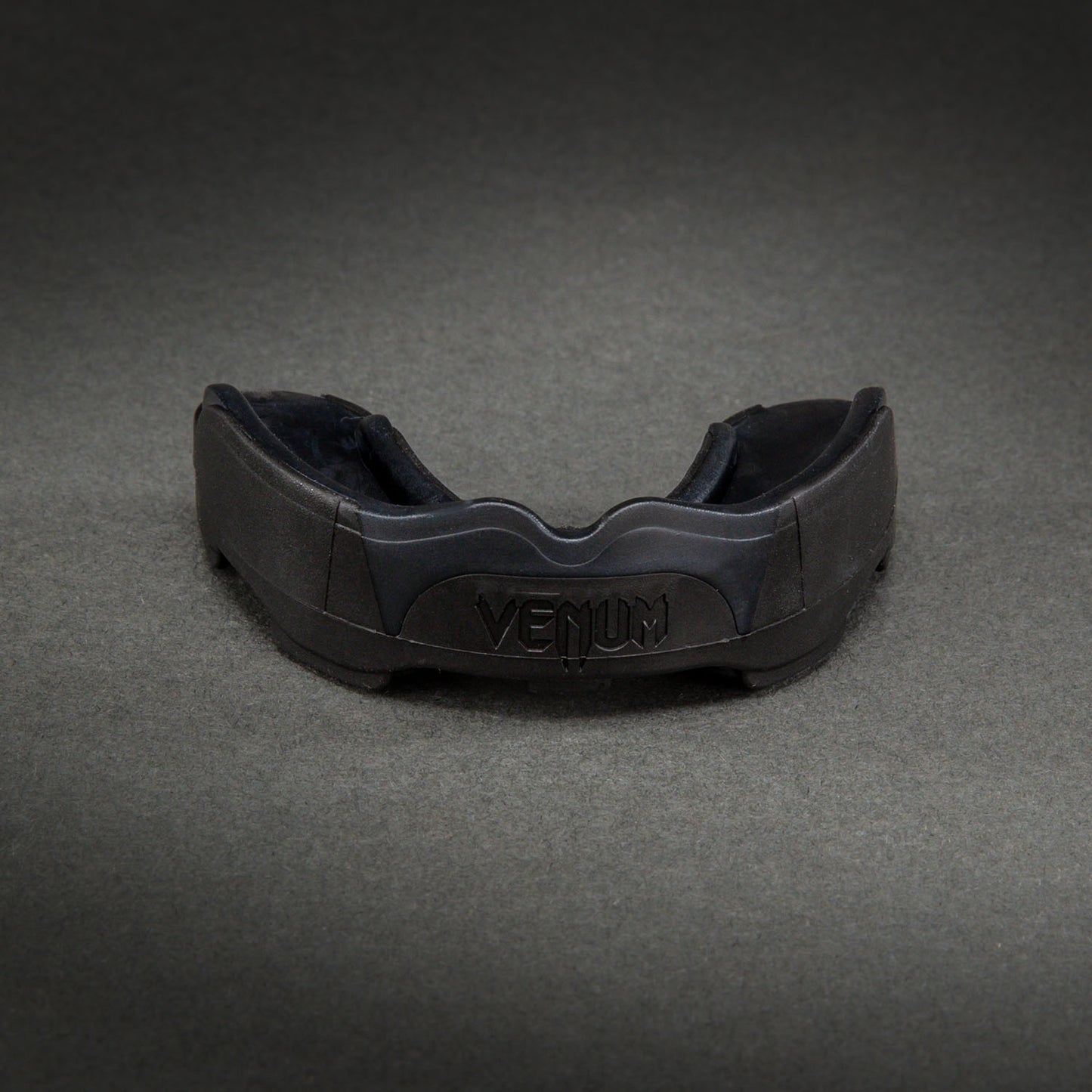 Venum Predator Paradenti – Nero/Nero/Rosso