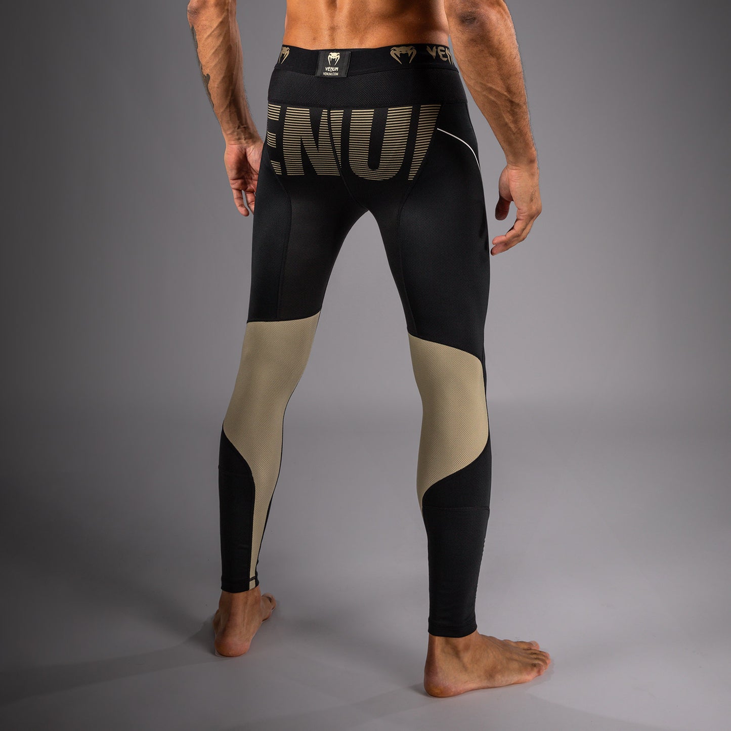 Venum Adrenaline Pantaloni Compressivi – Nero/Sabbia