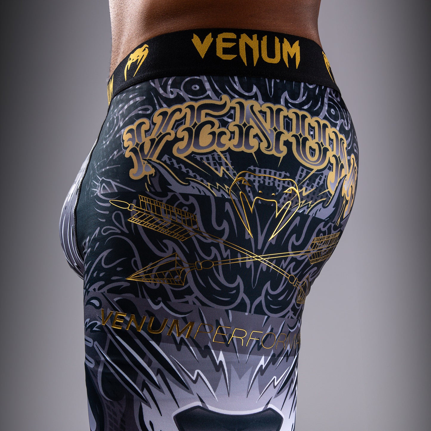 Venum Wolf Atak Spats – Nero/Grigio