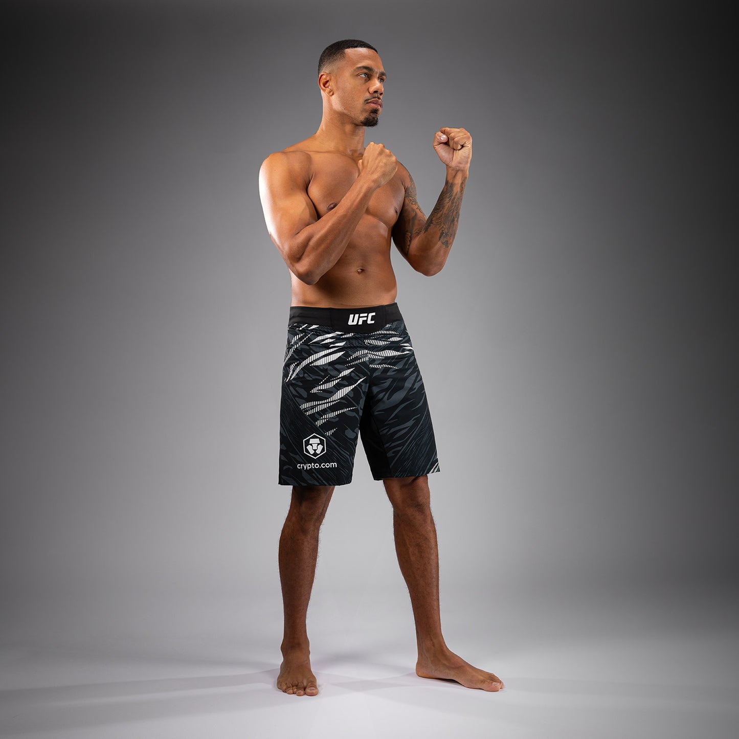 UFC Fusion by Venum Authentic Fight Night Shorts da Lotta per Uomo - Fit Largo - Nero