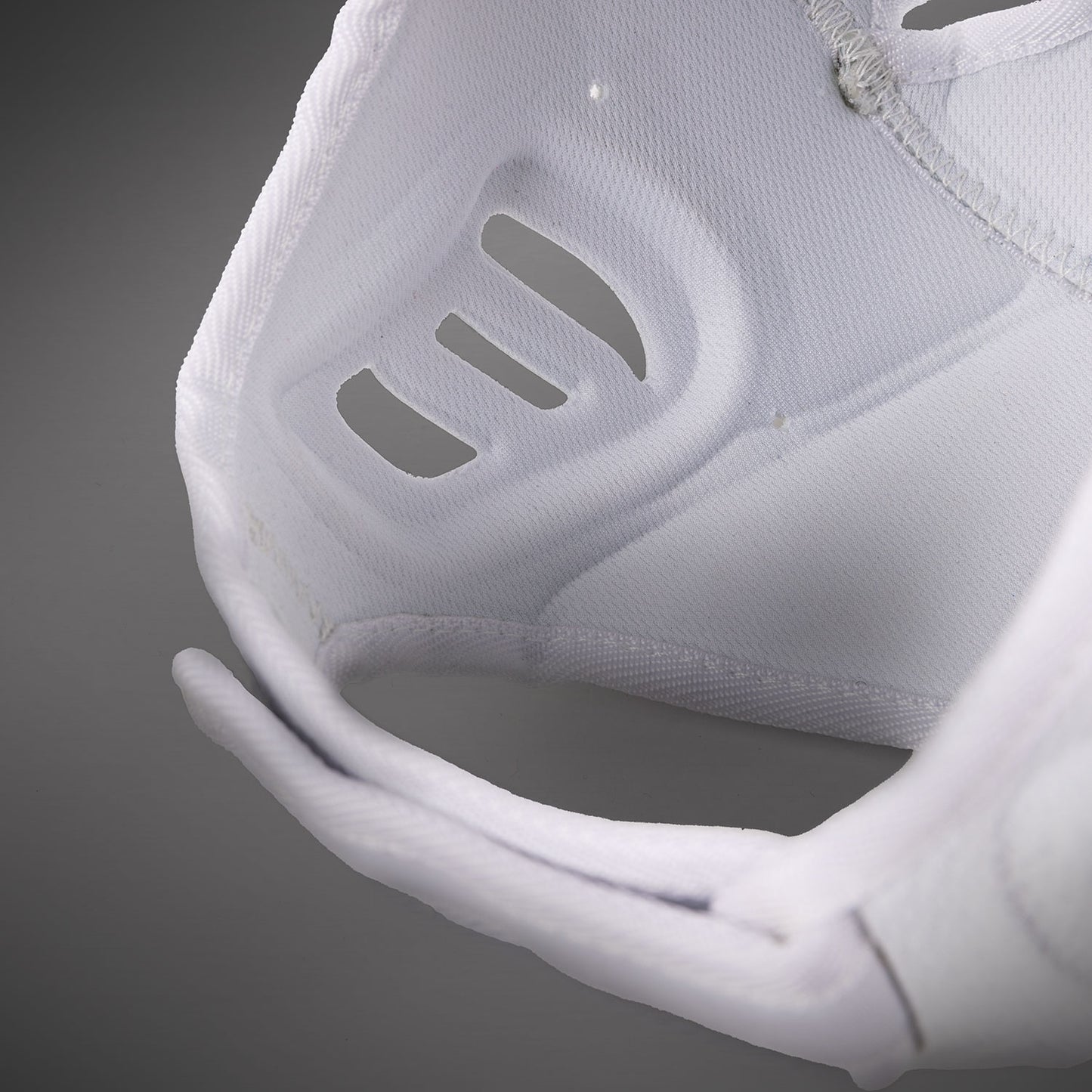 Venum Elite Casco Softshell Protettivo – Bianco/Nero