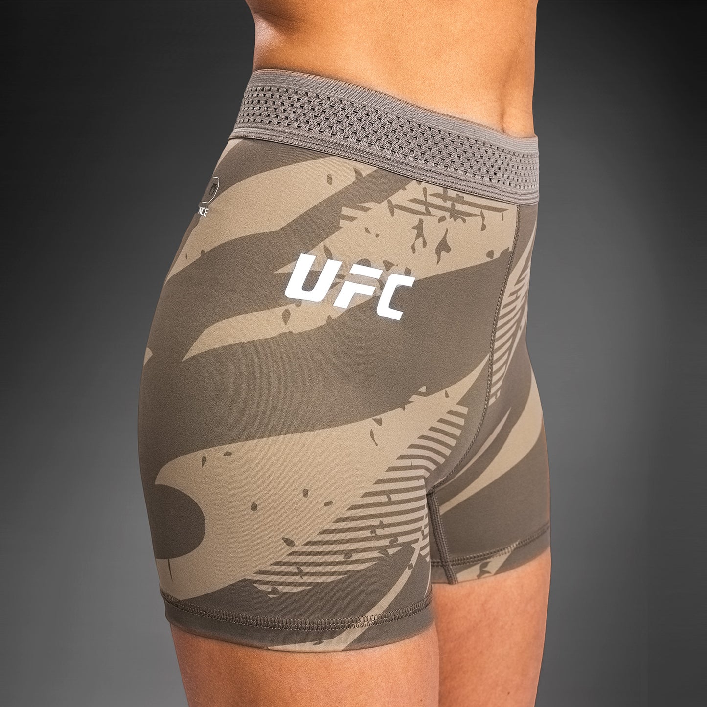 UFC Adrenaline by Venum Fight Week Short de Vale Tudo per Donna - Desert Camo