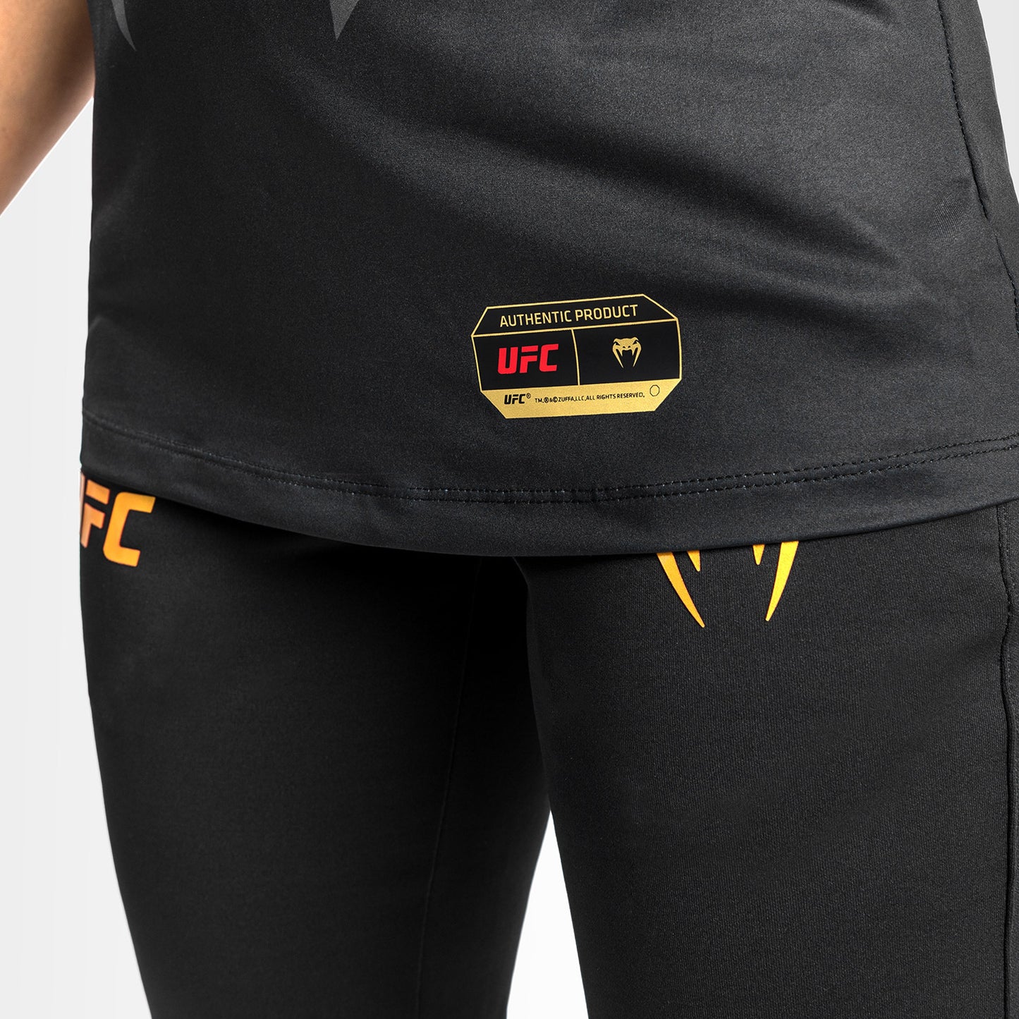Maglia UFC Venum Authentic Fight Night 2.0 donna - Campione