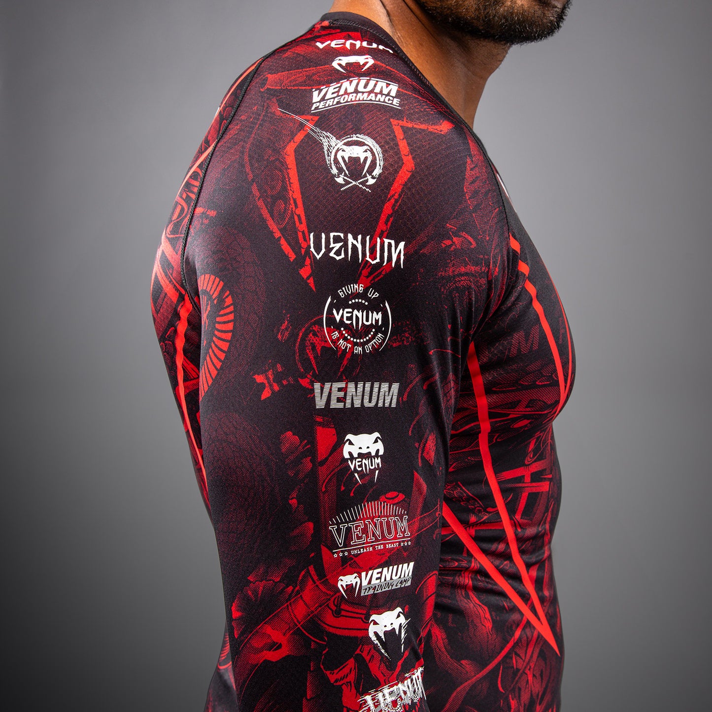 Venum 20th Anniversary Rashguard a Maniche Lunghe - Nero/Rosso