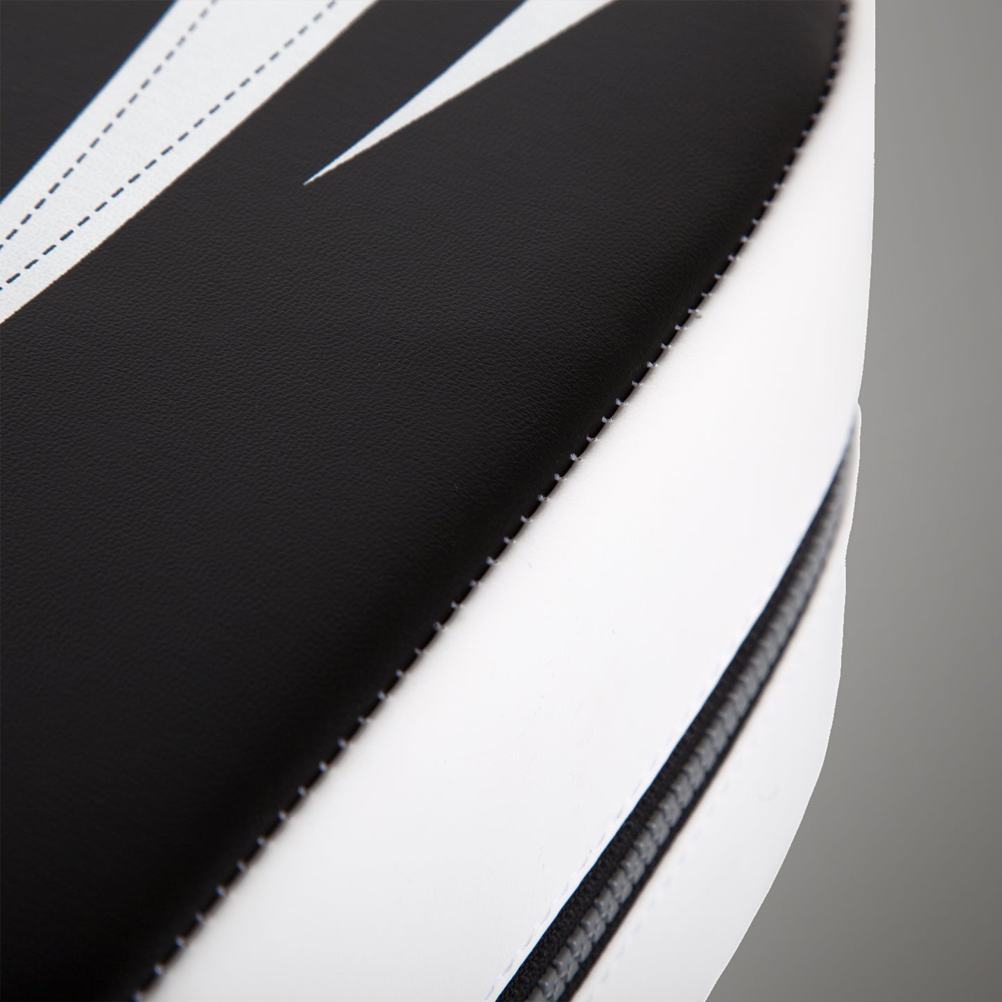Kick Shield quadrato Absolute Venum - Pelle Skintex - Nero/Ghiaccio