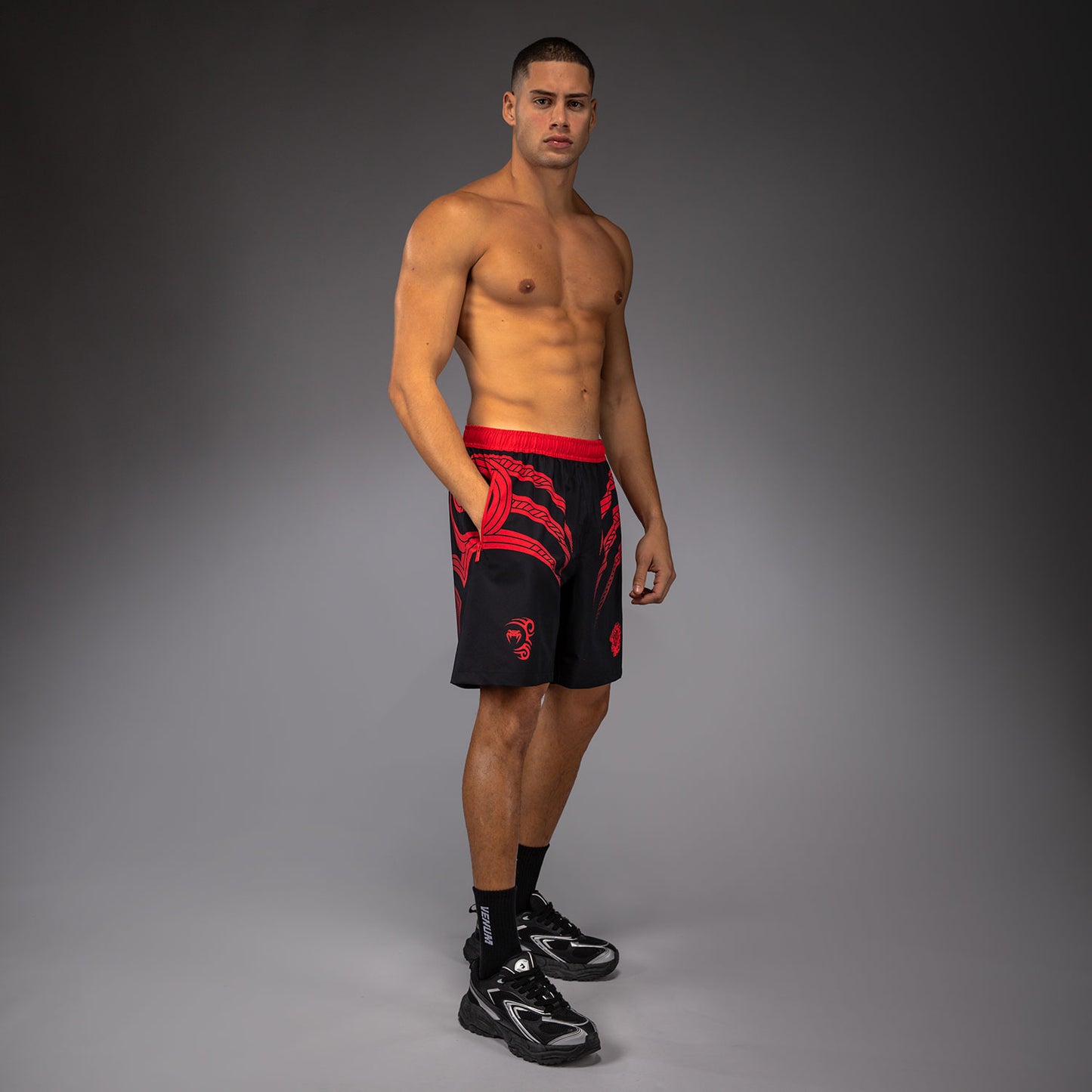 Venum x Mike Tyson Tiger Training Pantaloncini da allenamento - Nero profondo/Rosso intenso