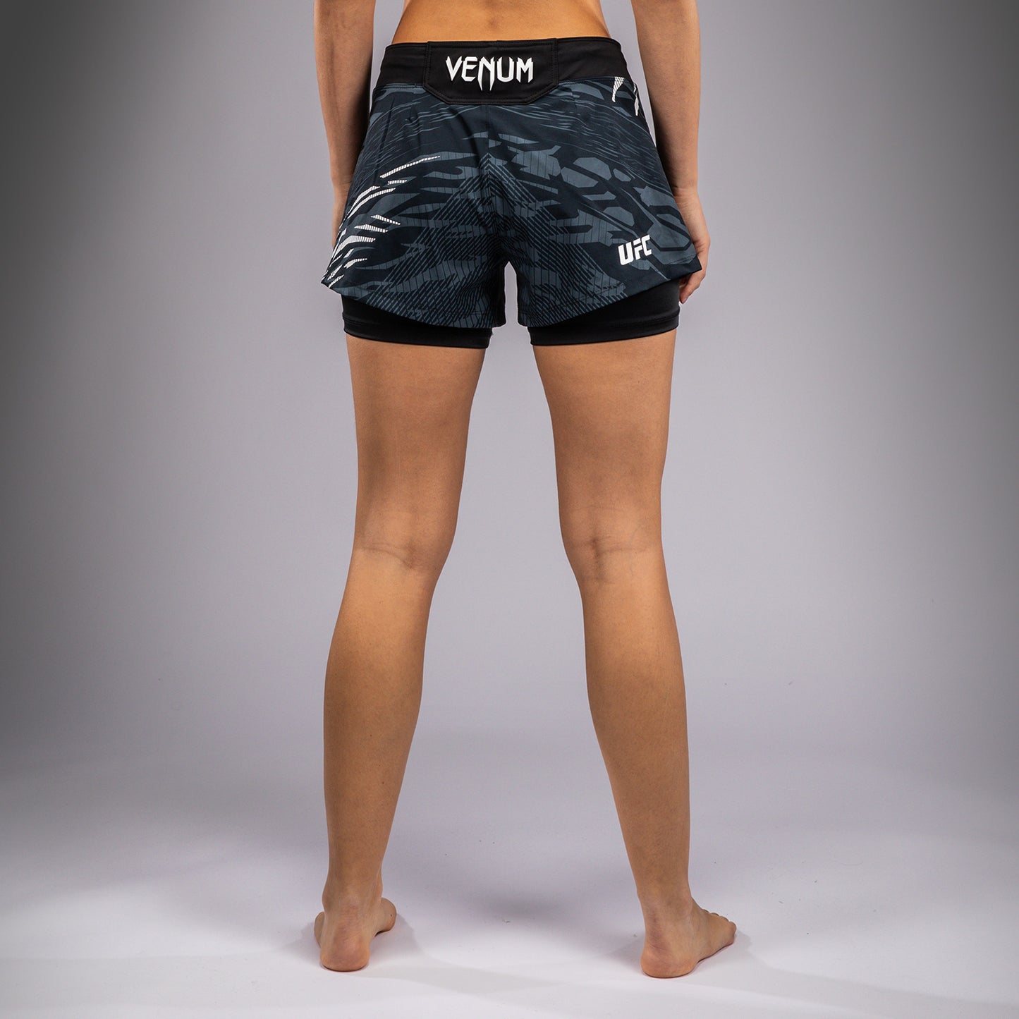 UFC Fusion by Venum Authentic Fight Night Shorts da Lotta per Donna - Nero