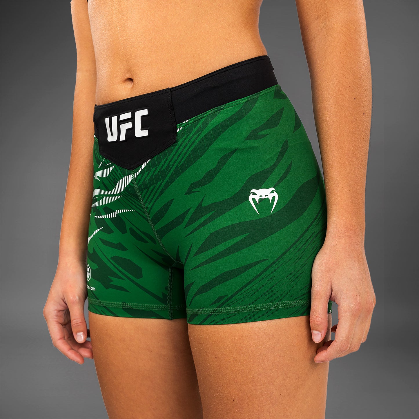 UFC Fusion by Venum Authentic Fight Night Vale Tudo Shorts per Donna - Fit Corto - Verde