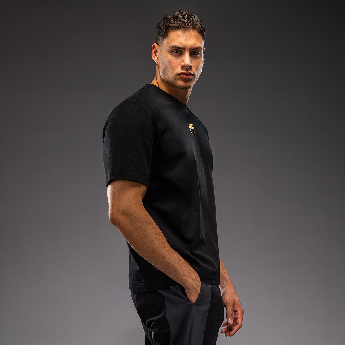 Venum Essential T-shirt in cotone - Nero/Oro