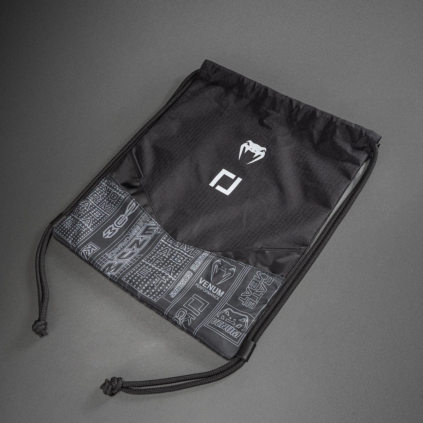 Karate Combat by Venum Sacca con Coulisse (10-15L) – Nero/Grigio